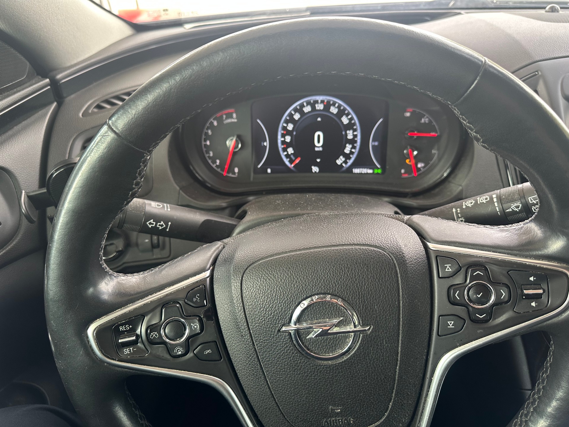 OPEL Insignia 2.0 Turbo Sport 4WD Automatic-image-7