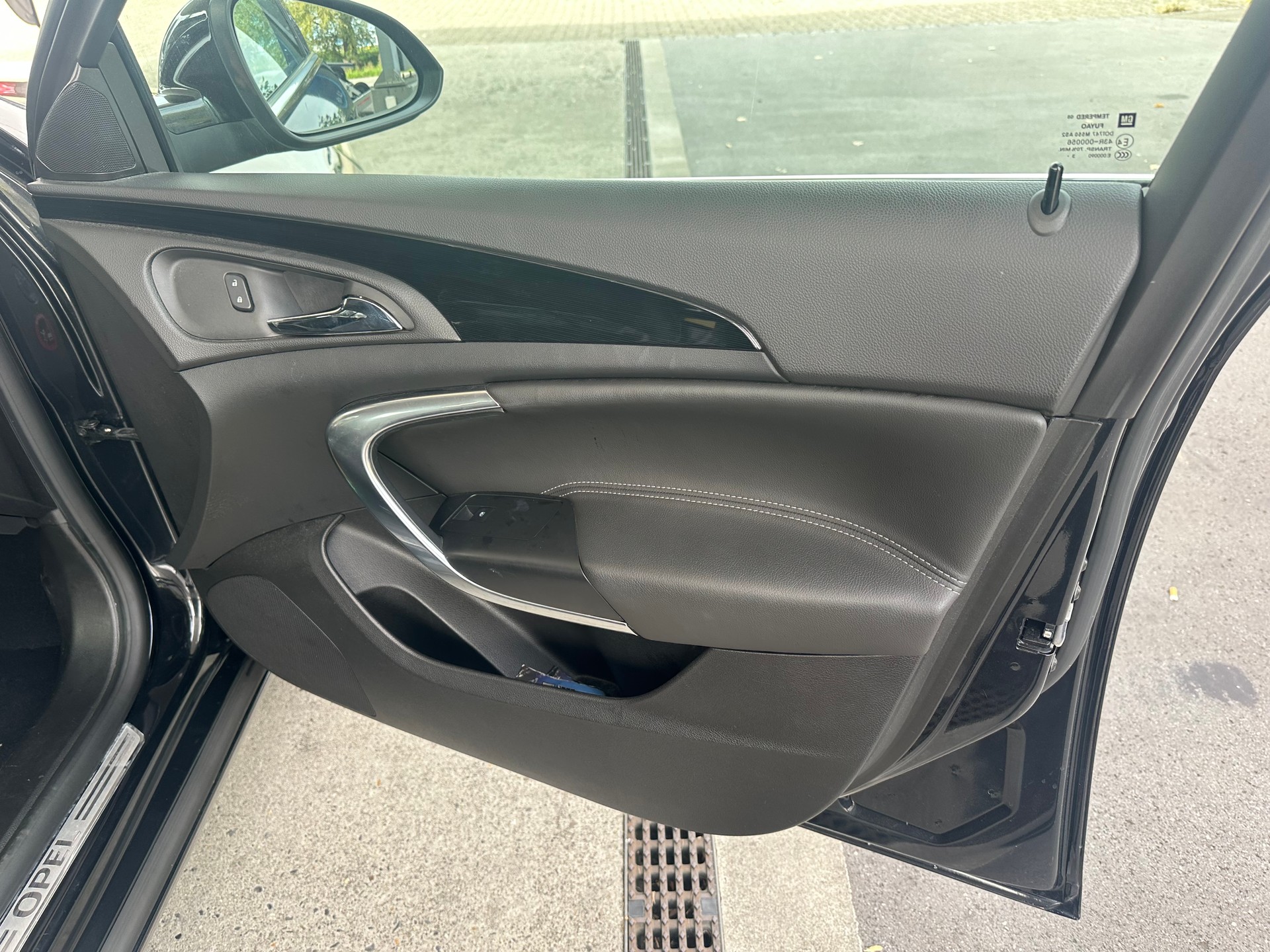 OPEL Insignia 2.0 Turbo Sport 4WD Automatic-image-17