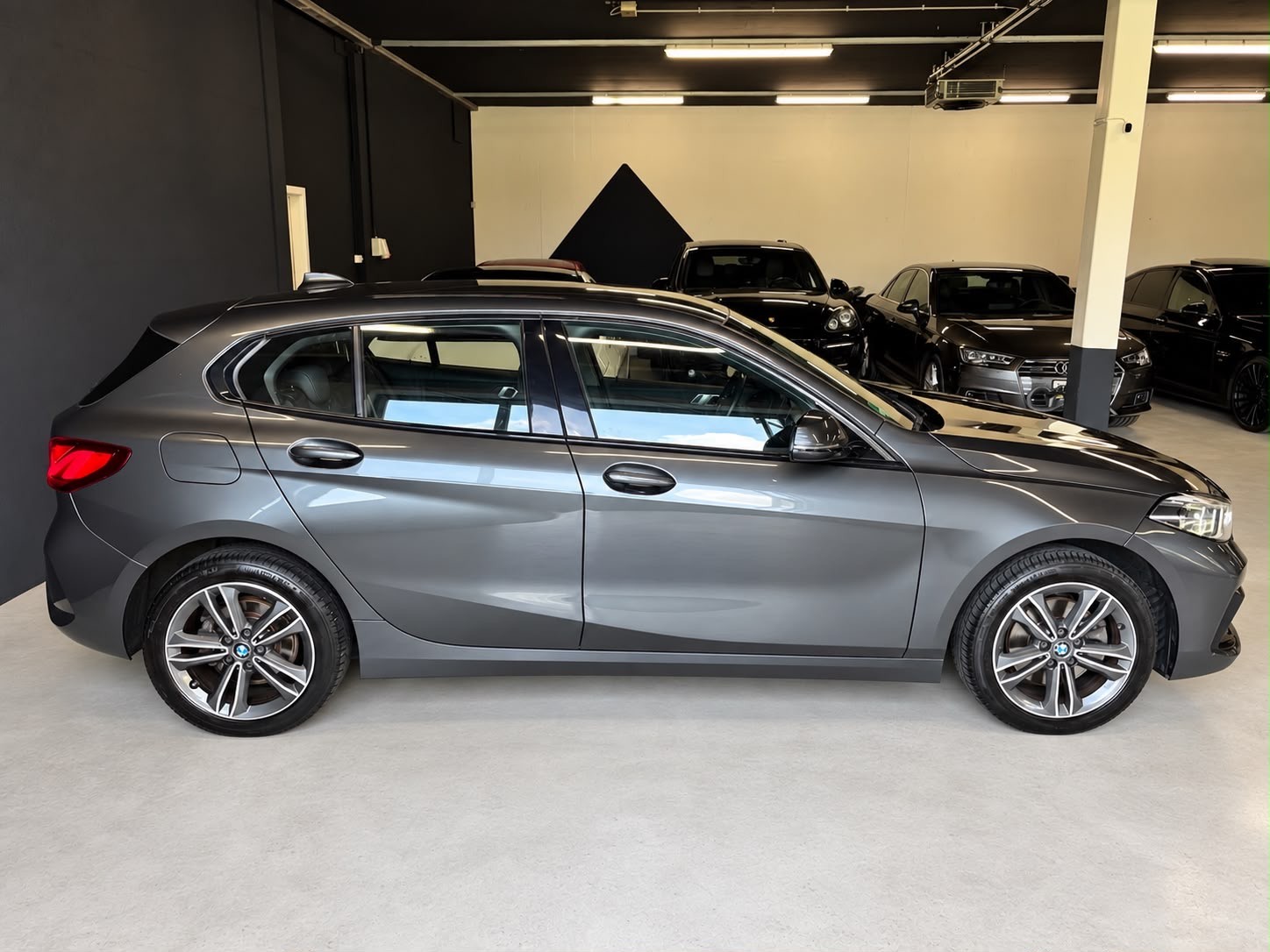 BMW 118i Steptronic-image-7