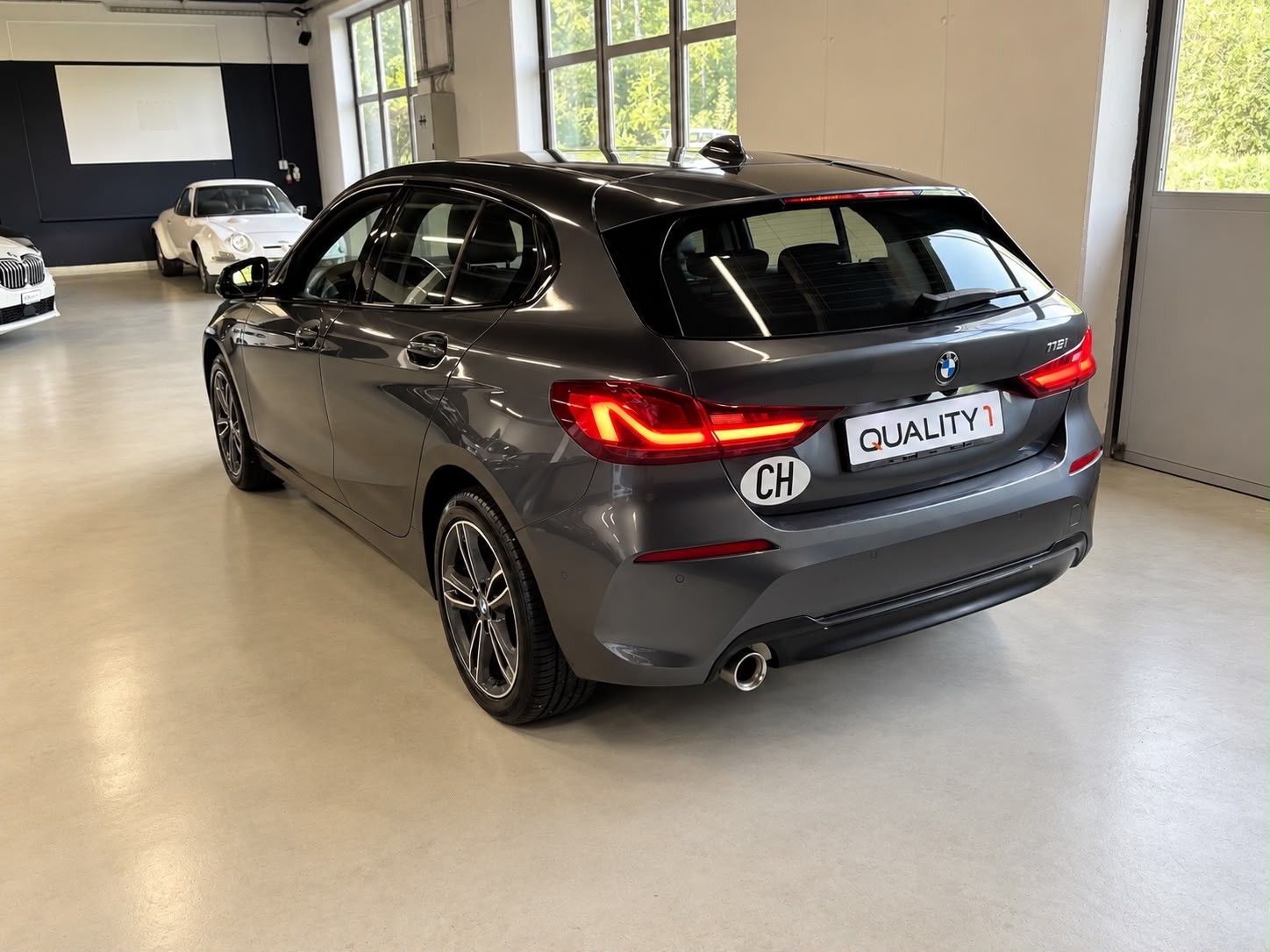 BMW 118i Steptronic-image-9