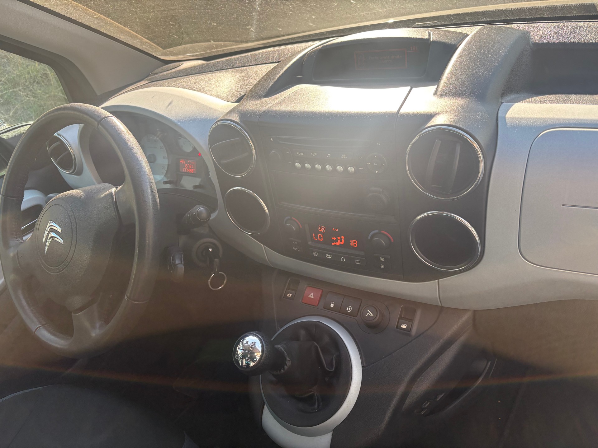 CITROEN Berlingo 1.6 16V Exclusive-image-6