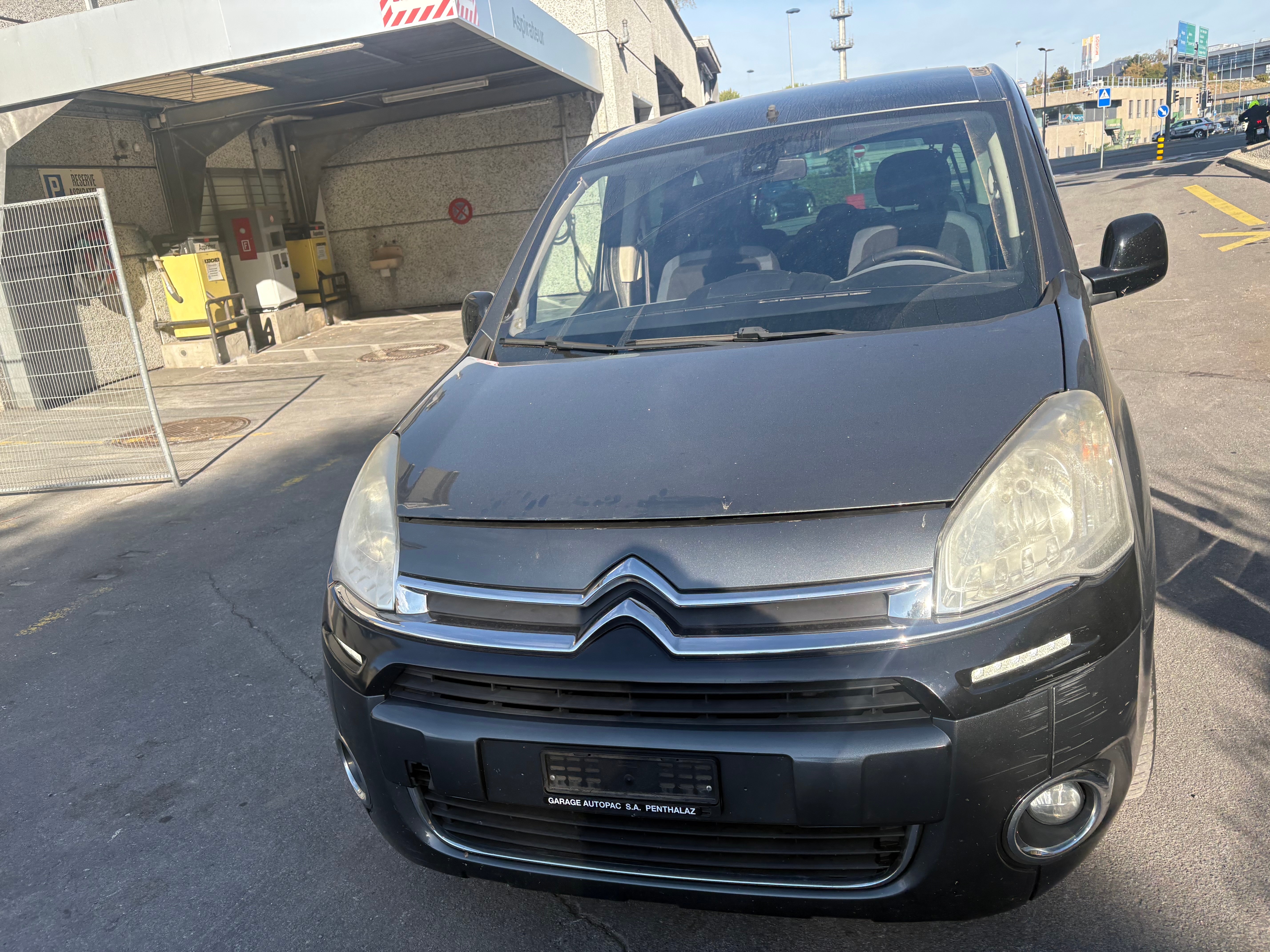 Car photo