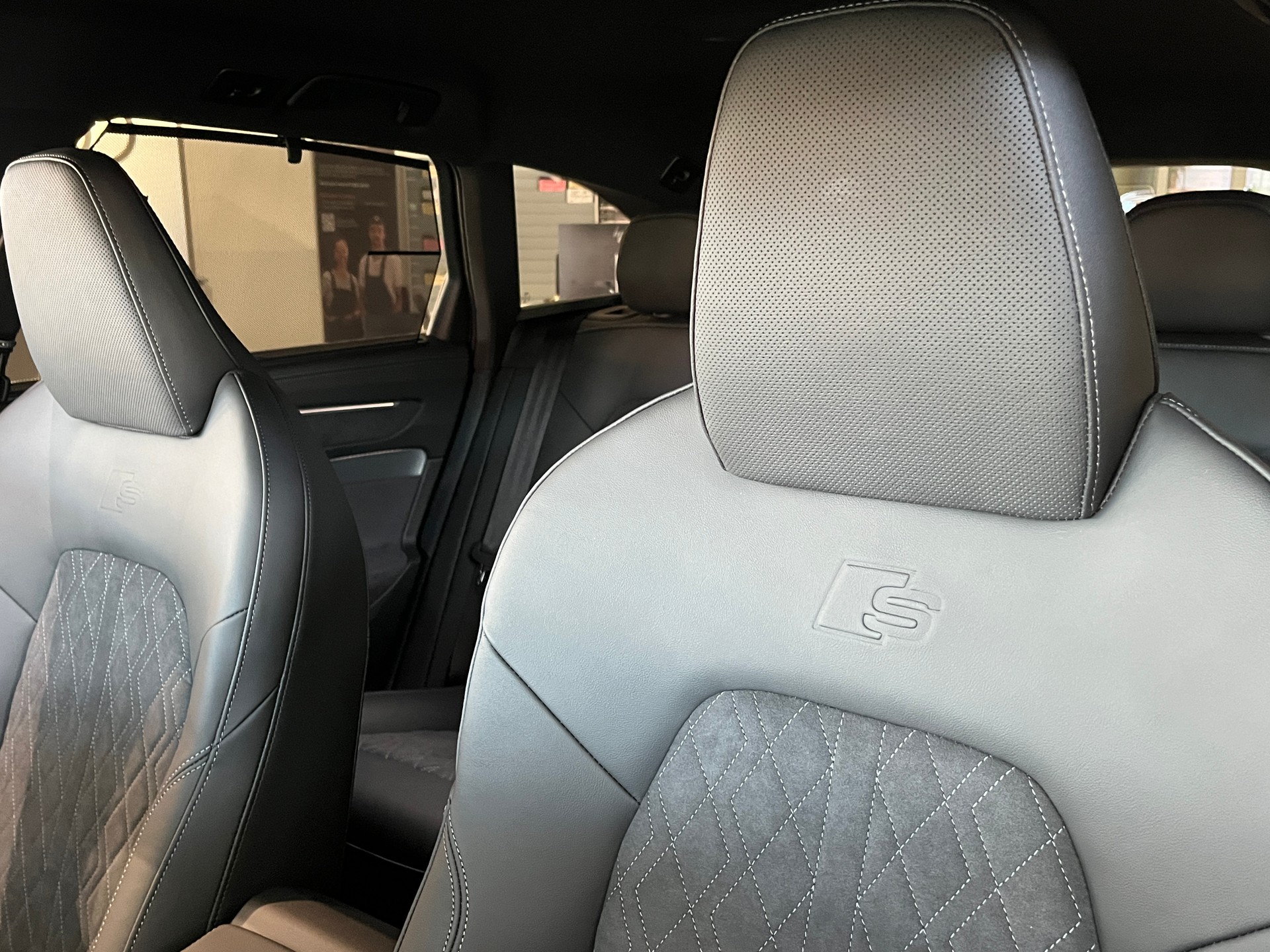 AUDI A6 Allroad 3.0 TDI quattro S-Tronic-image-16