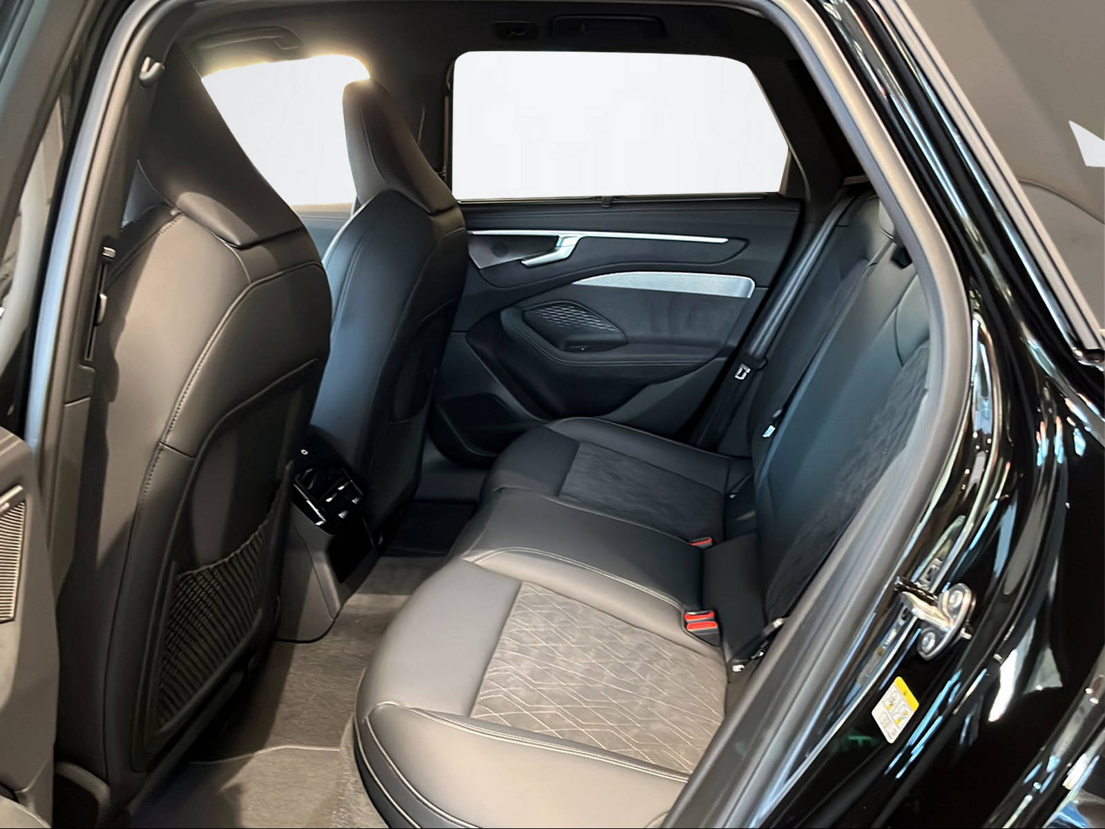 AUDI A6 Allroad 3.0 TDI quattro S-Tronic-image-9