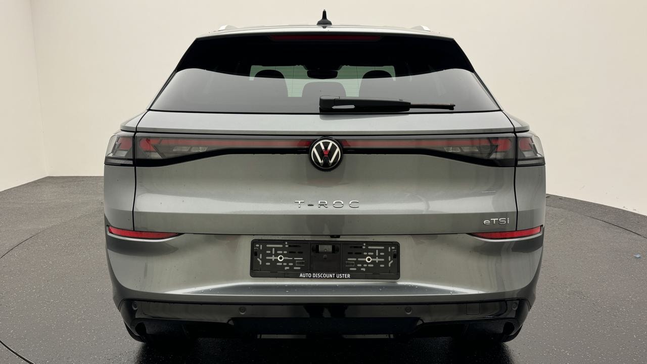 VW T-Roc 1.5 eTSI mHEV R-Line DSG-showroom-element-3