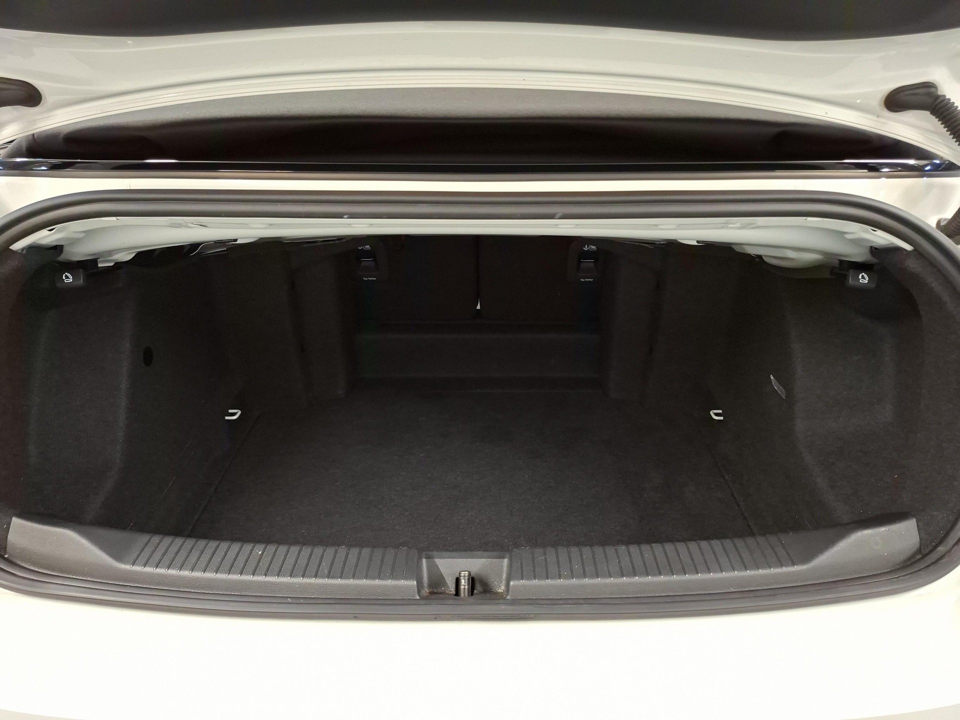 VW T-Roc Cabriolet 1.5 TSI R-Line DSG-image-11