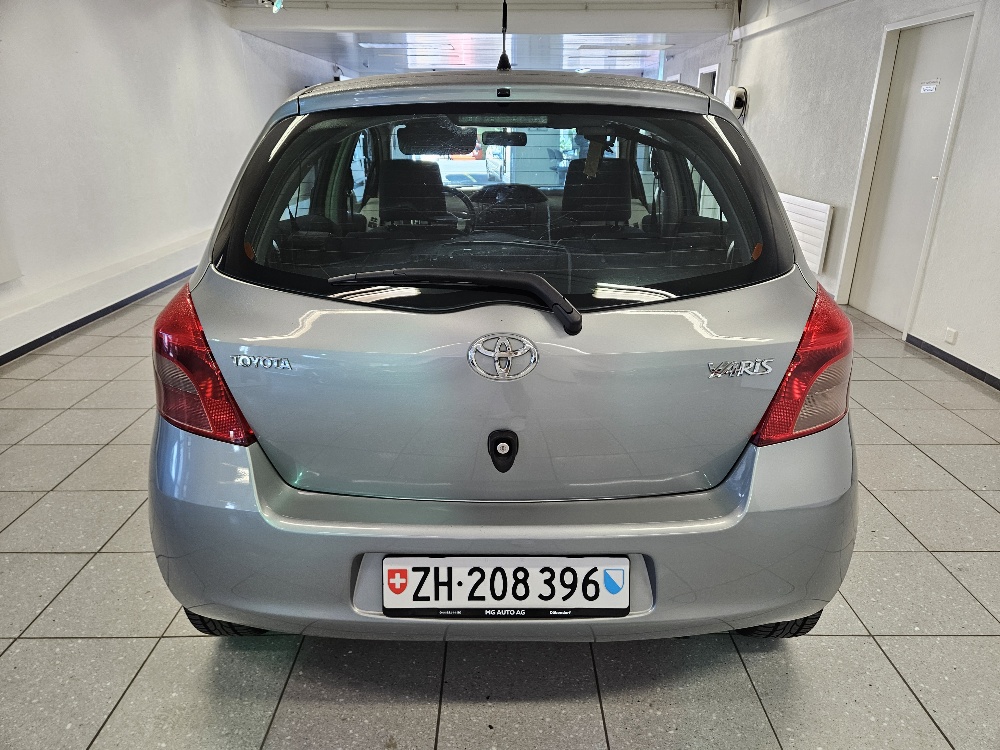 TOYOTA Yaris 1.3 Linea Sol-image-5