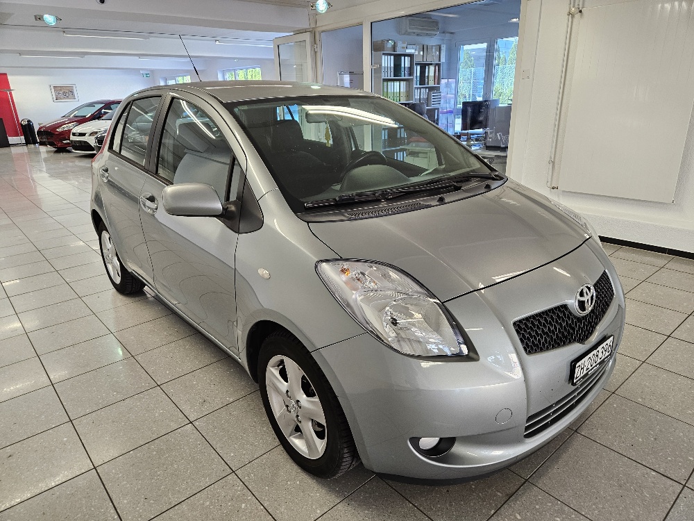 TOYOTA Yaris 1.3 Linea Sol-image-2