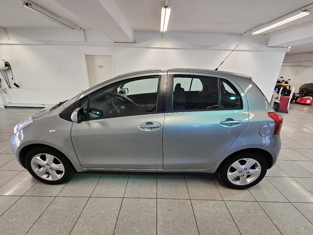 TOYOTA Yaris 1.3 Linea Sol-image-7