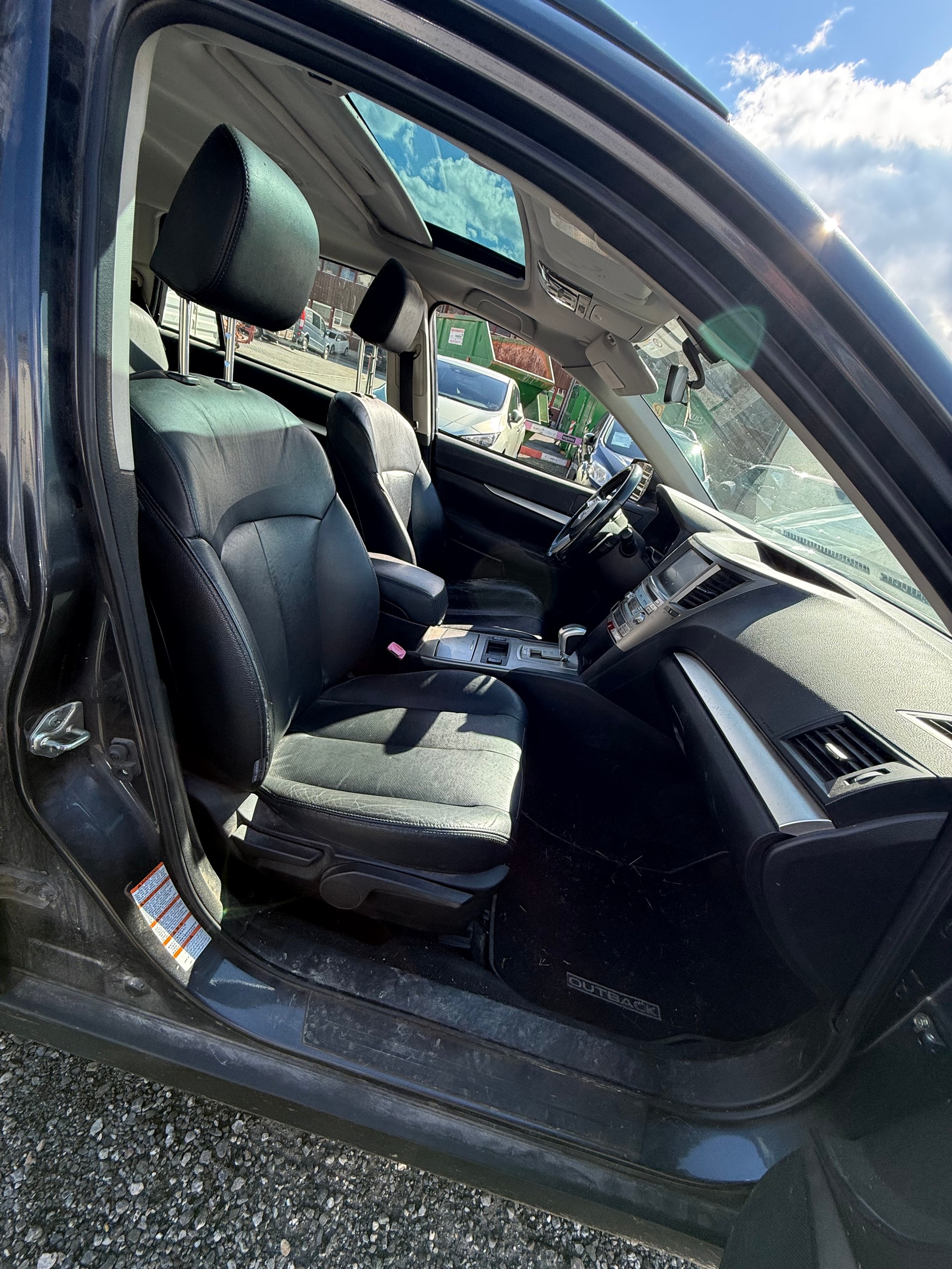 SUBARU Outback 2.5i Swiss AWD Lineartronic-image-3