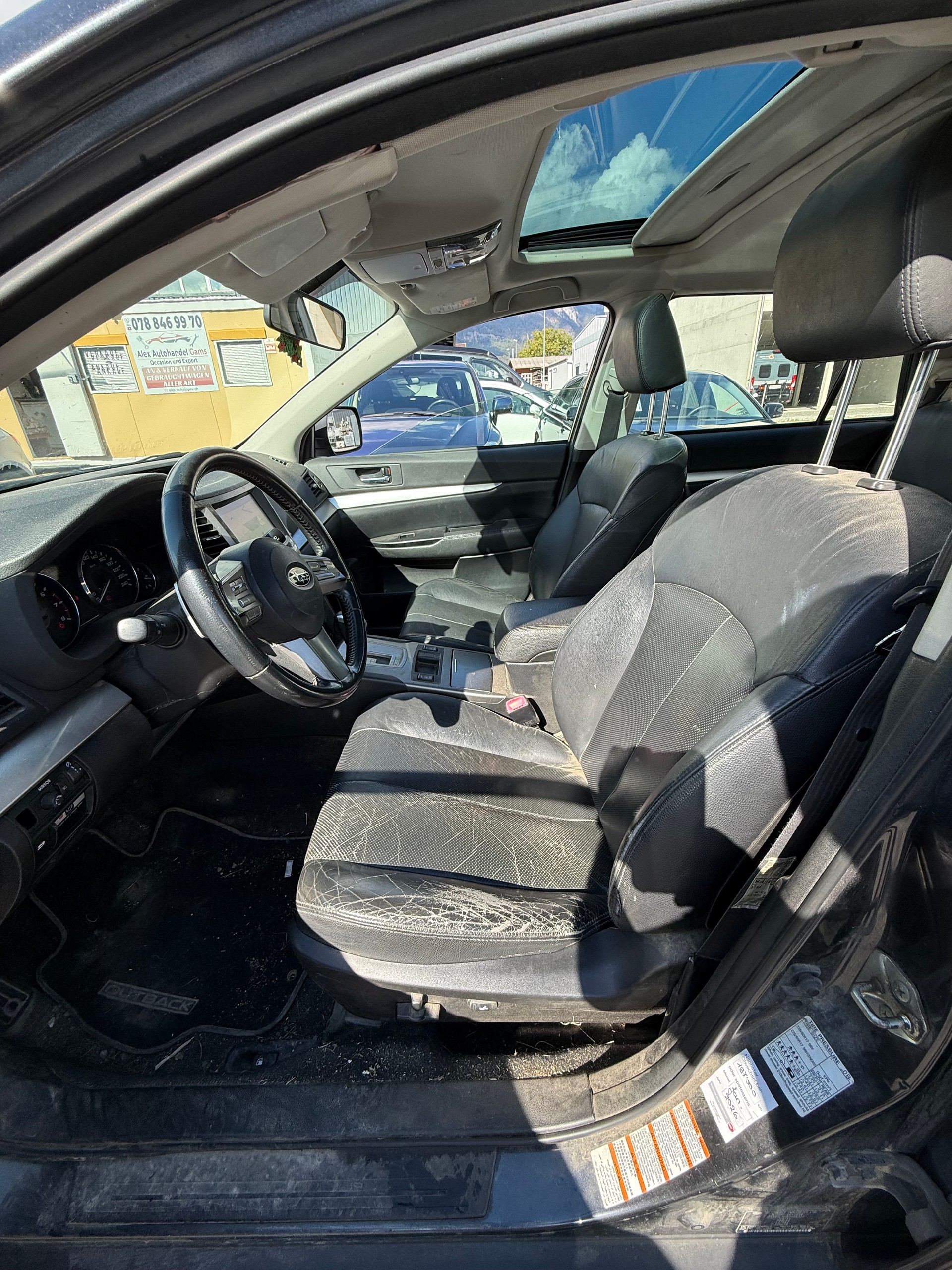 SUBARU Outback 2.5i Swiss AWD Lineartronic-image-1