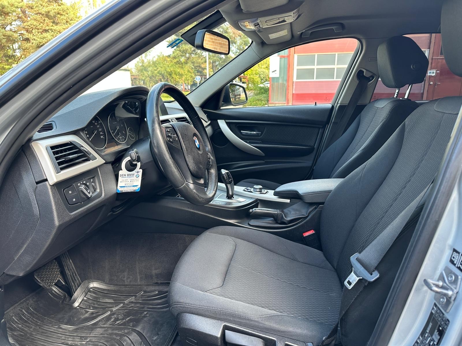 BMW 320d Touring Sport Line Steptronic-image-5