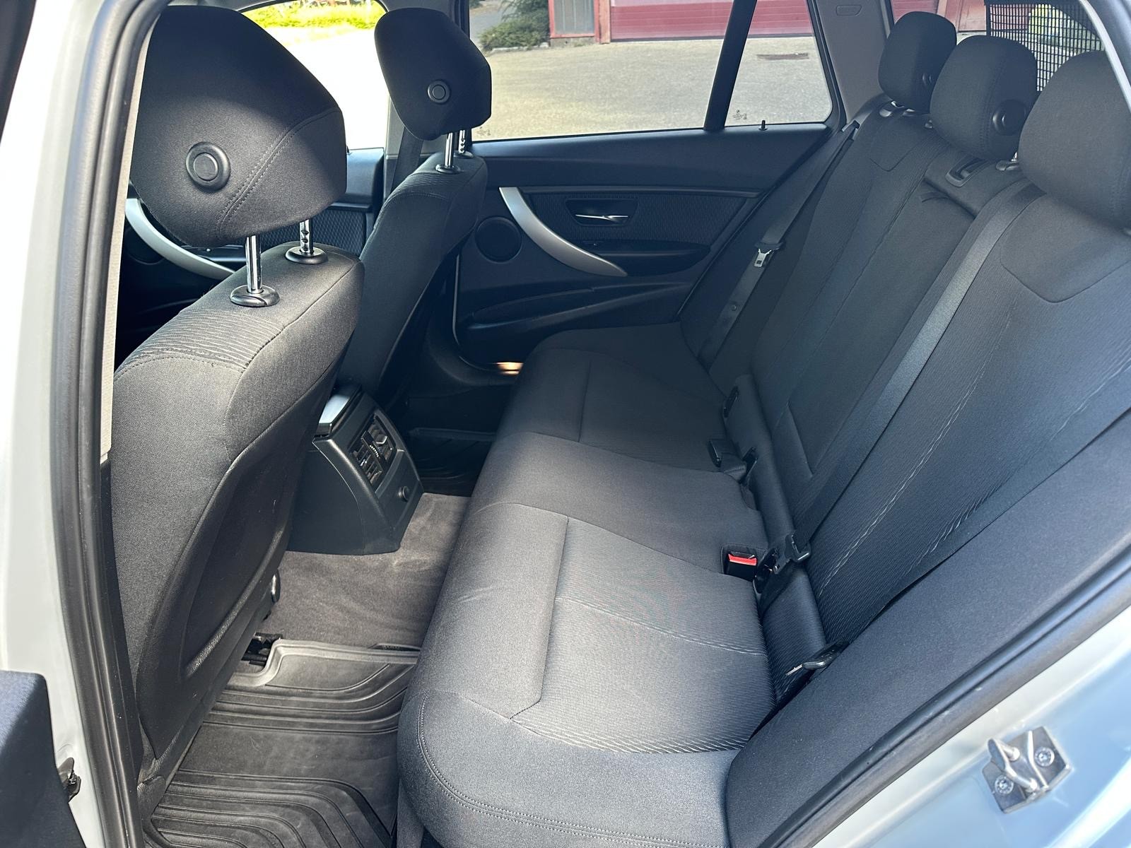 BMW 320d Touring Sport Line Steptronic-image-9