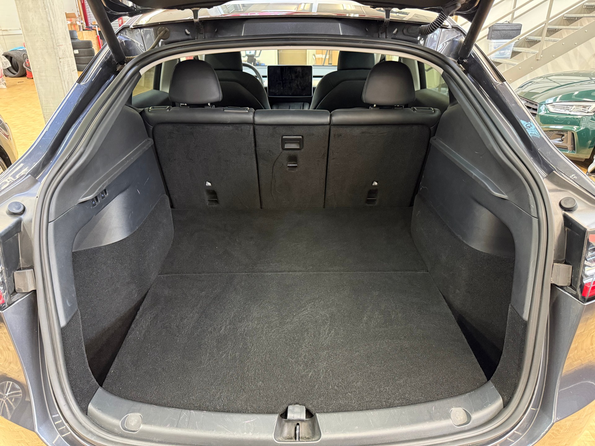 TESLA Model Y Long Range-image-16