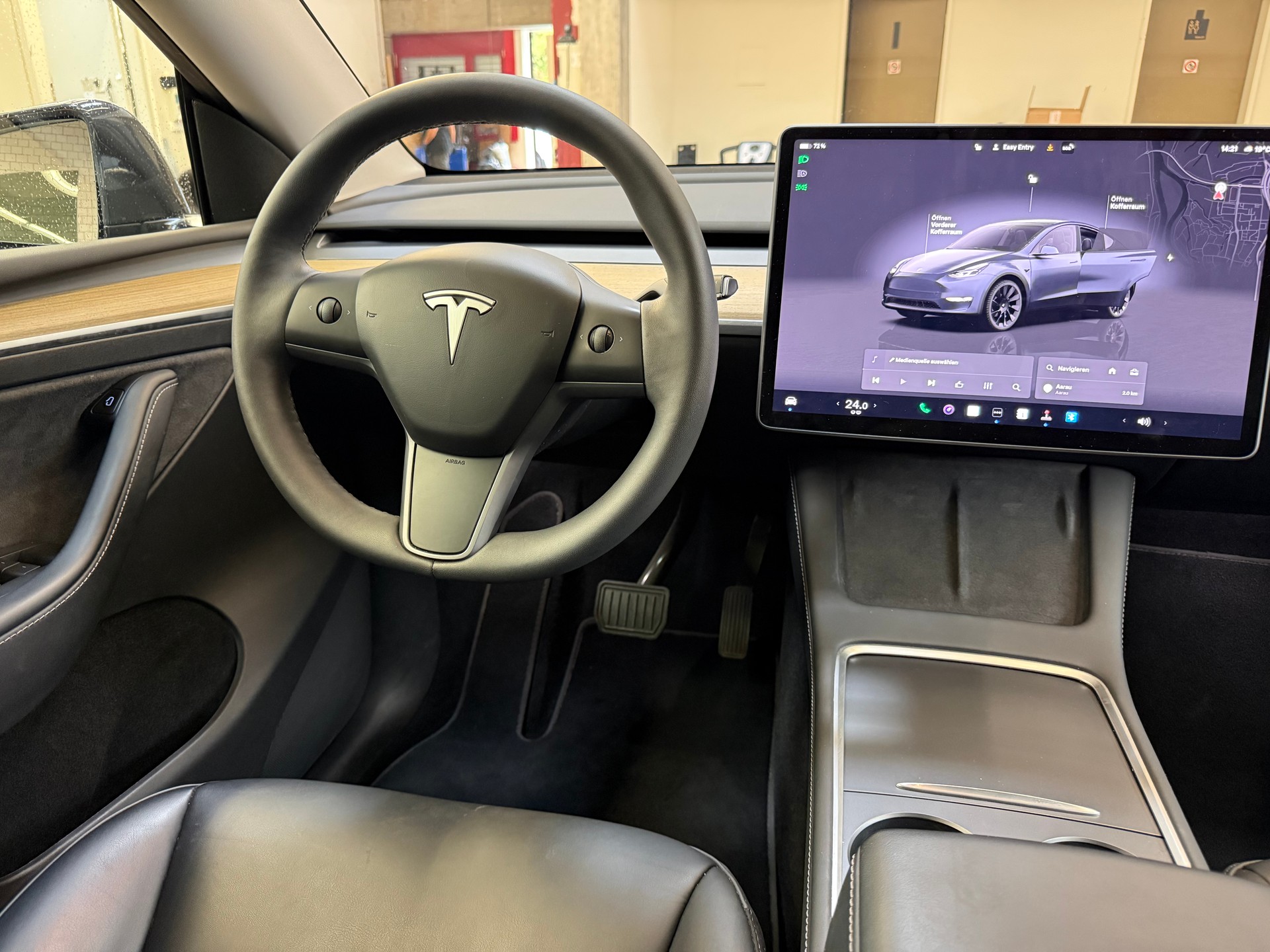 TESLA Model Y Long Range-image-9