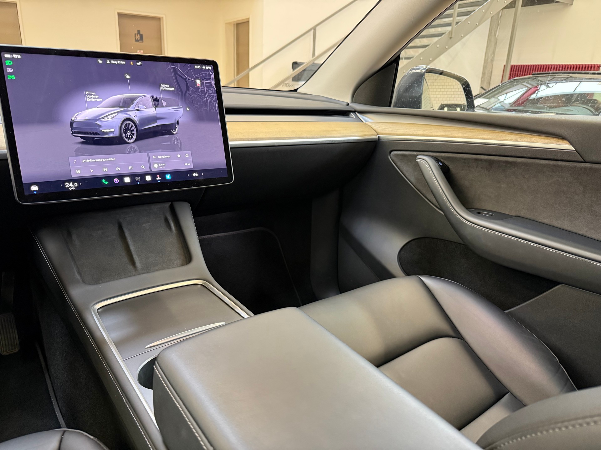 TESLA Model Y Long Range-image-10