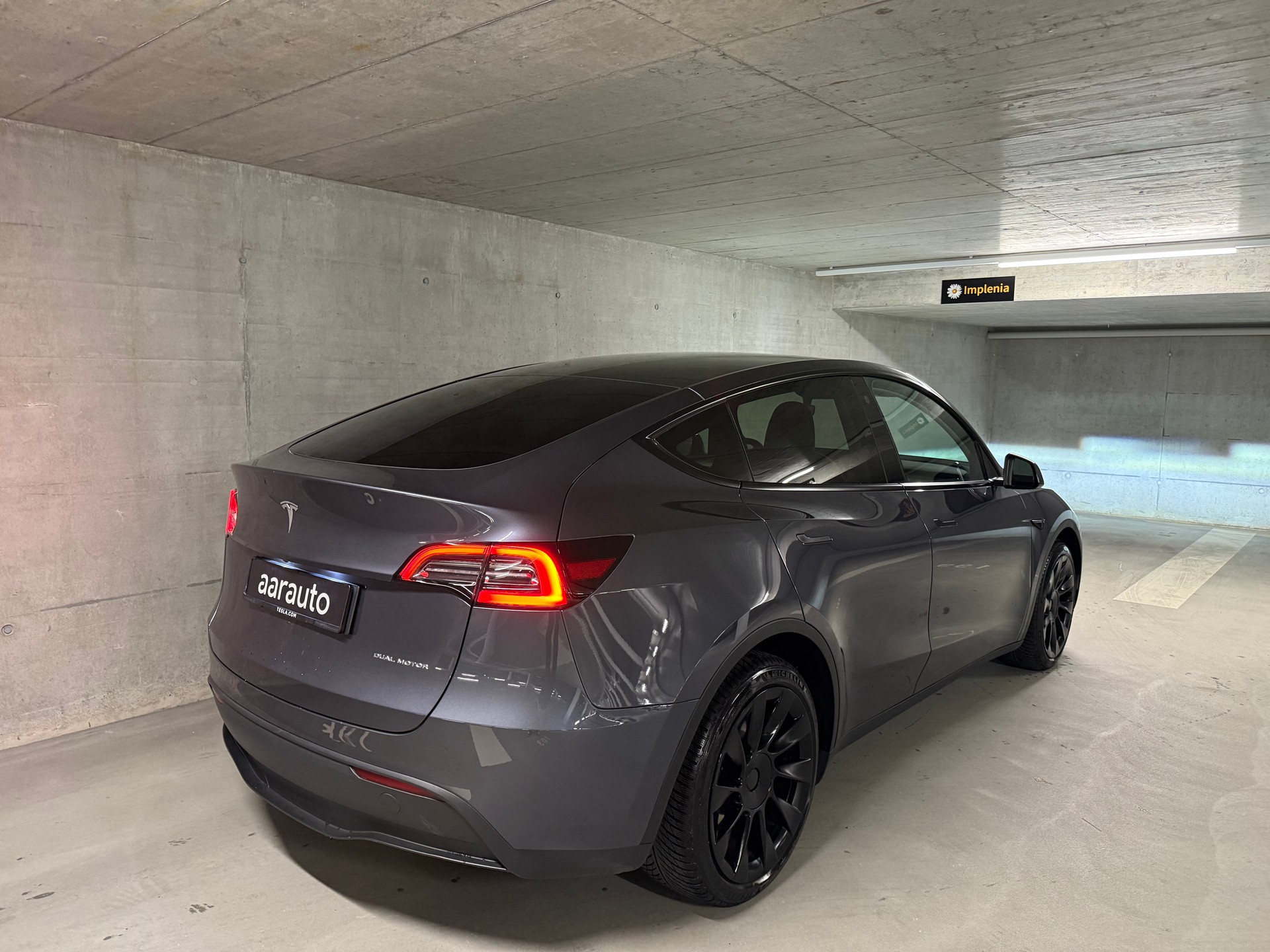 TESLA Model Y Long Range-image-4