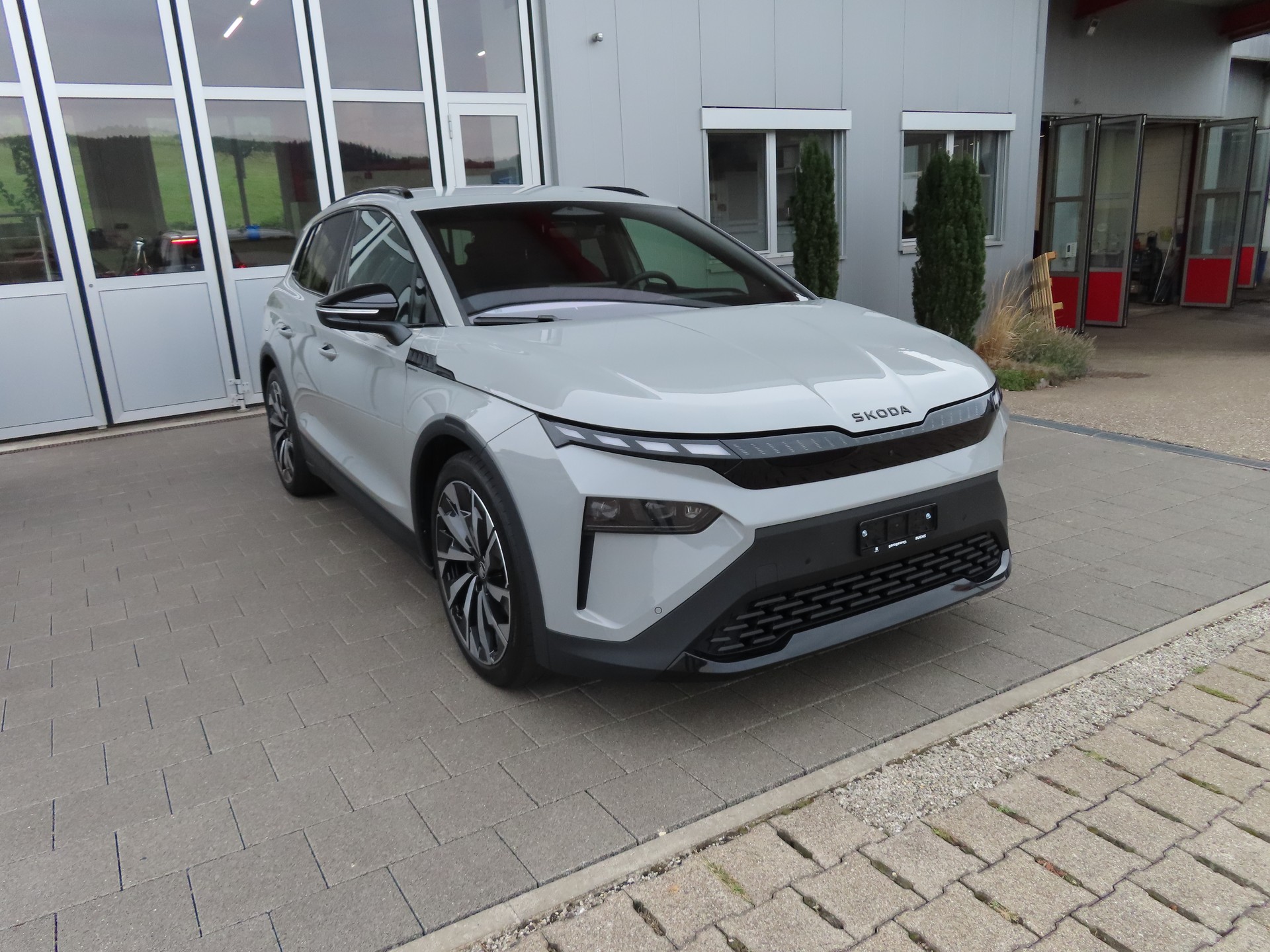 SKODA Elroq 85x Sportline 4x4-image-4