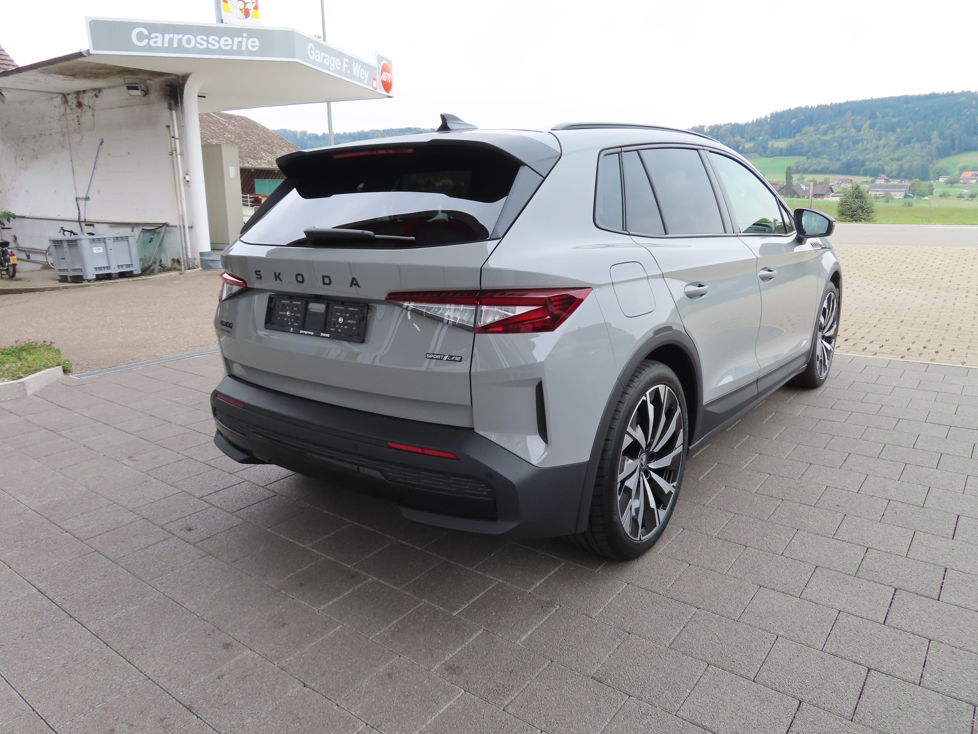 SKODA Elroq 85x Sportline 4x4-image-3