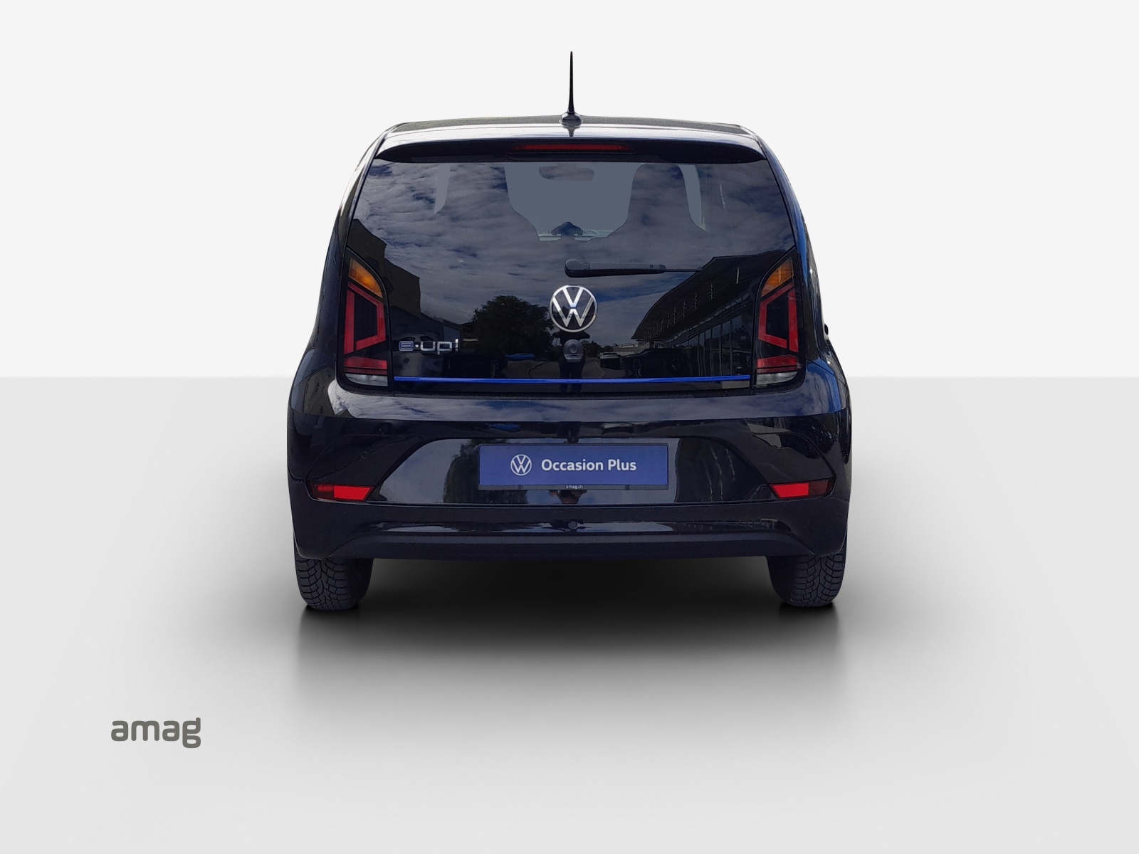 VW e-Up-showroom-element-3