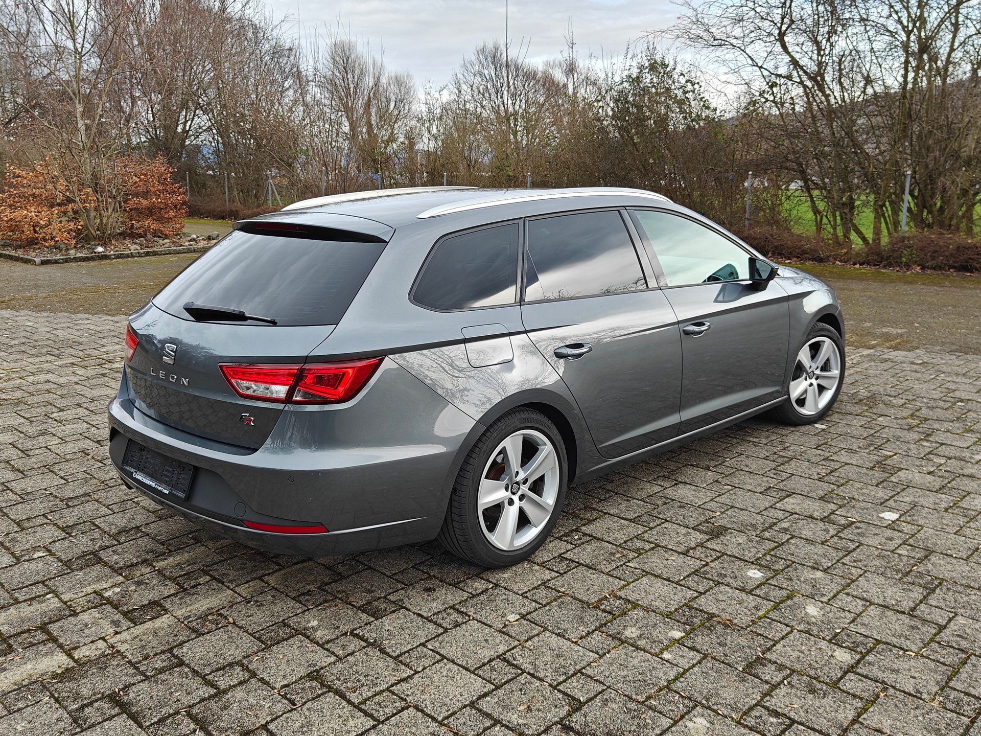 SEAT LEON ST 2.0TDI FR-LINE *184PS*-image-1