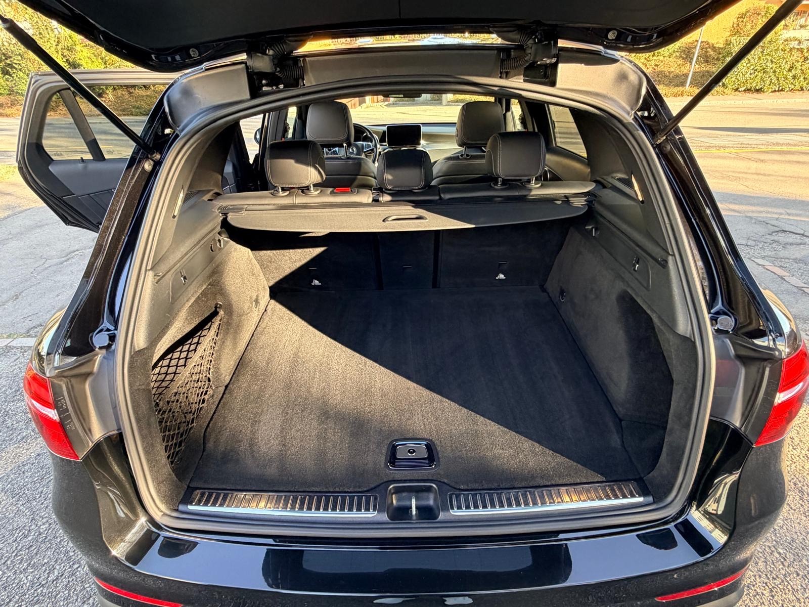 MERCEDES-BENZ GLC 250 d AMG Line 4m-image-5