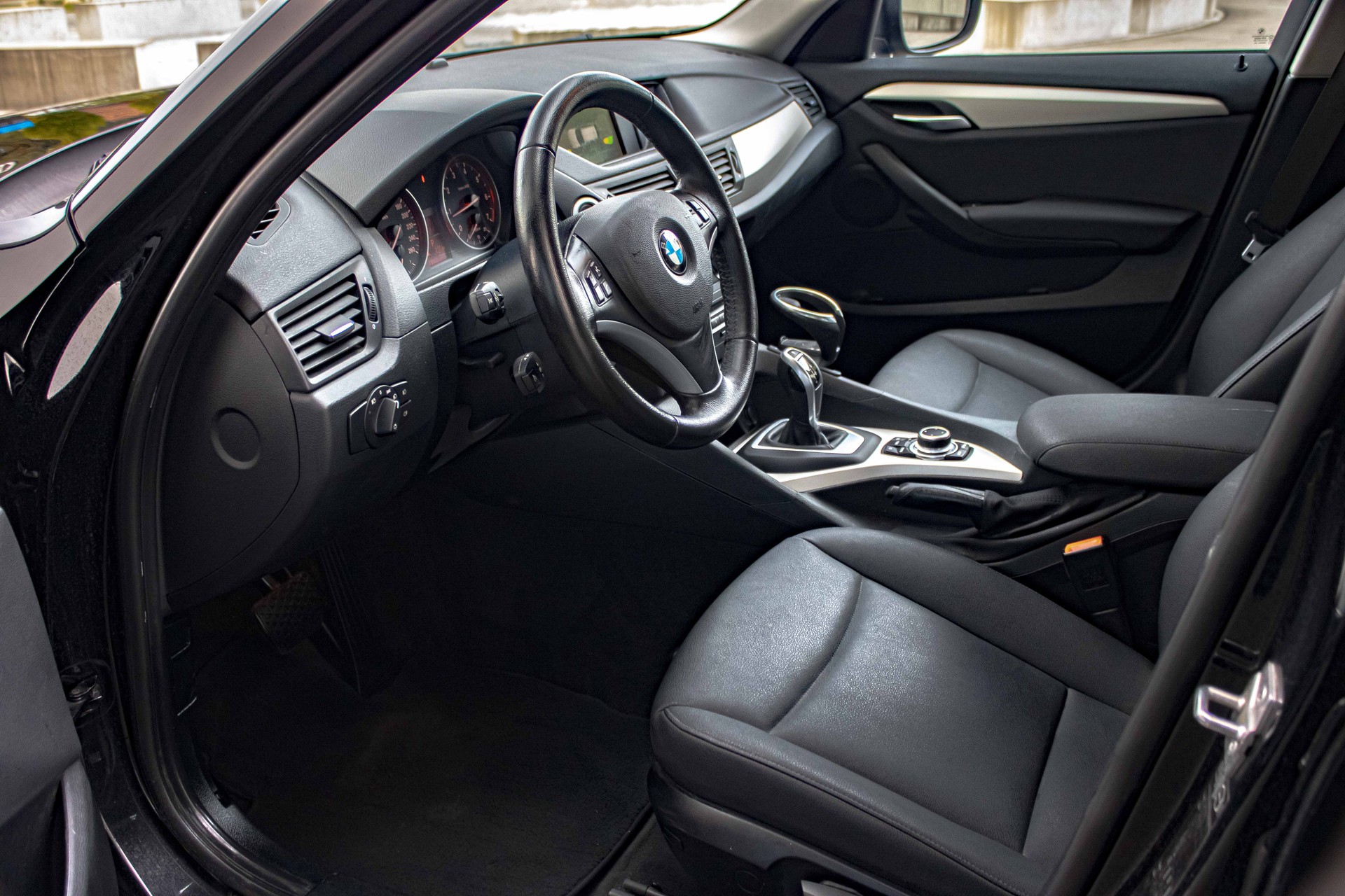 BMW X1 xDrive 20i Steptronic-image-9