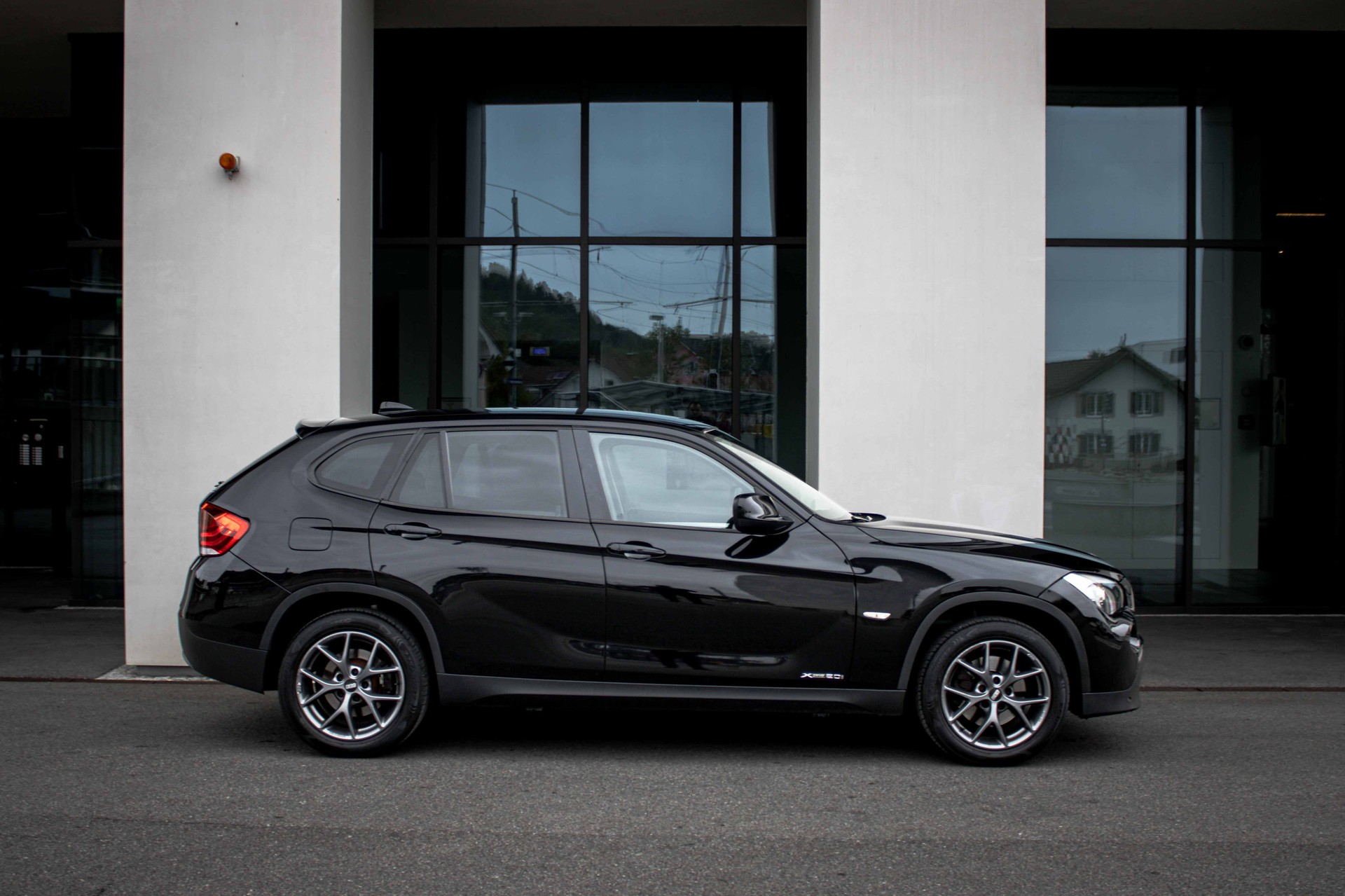 BMW X1 xDrive 20i Steptronic-image-5