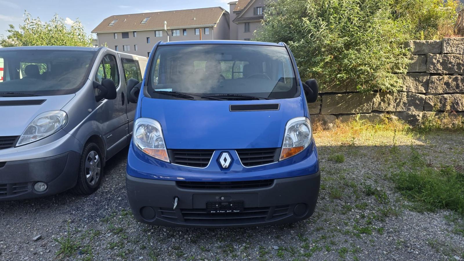 RENAULT Trafic 2.5 dCi 2.9t L1H1-image-1