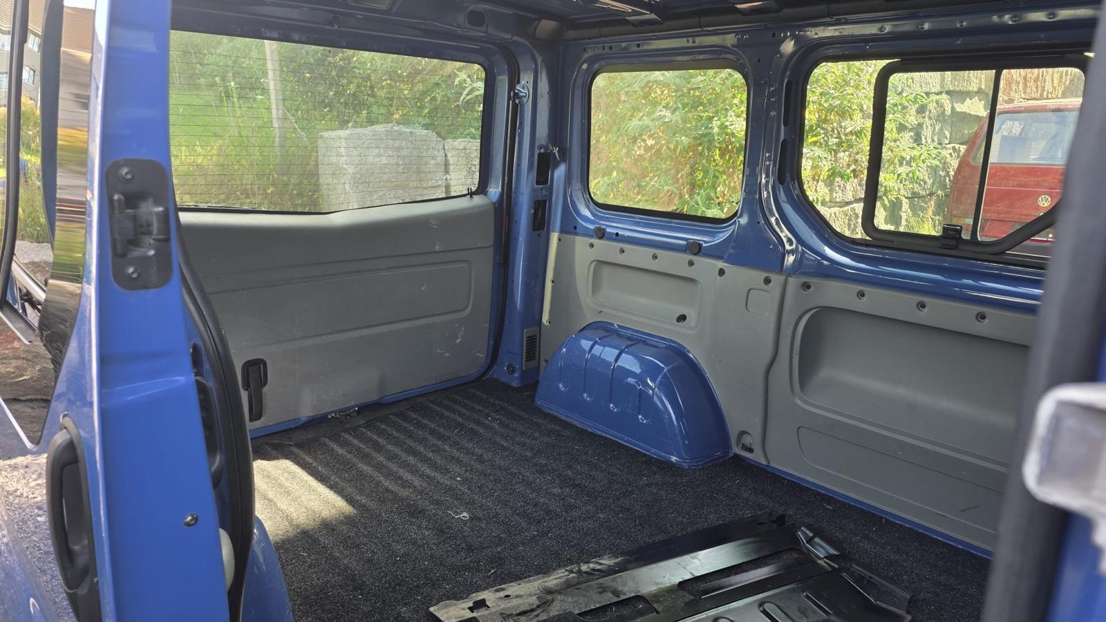 RENAULT Trafic 2.5 dCi 2.9t L1H1-image-3