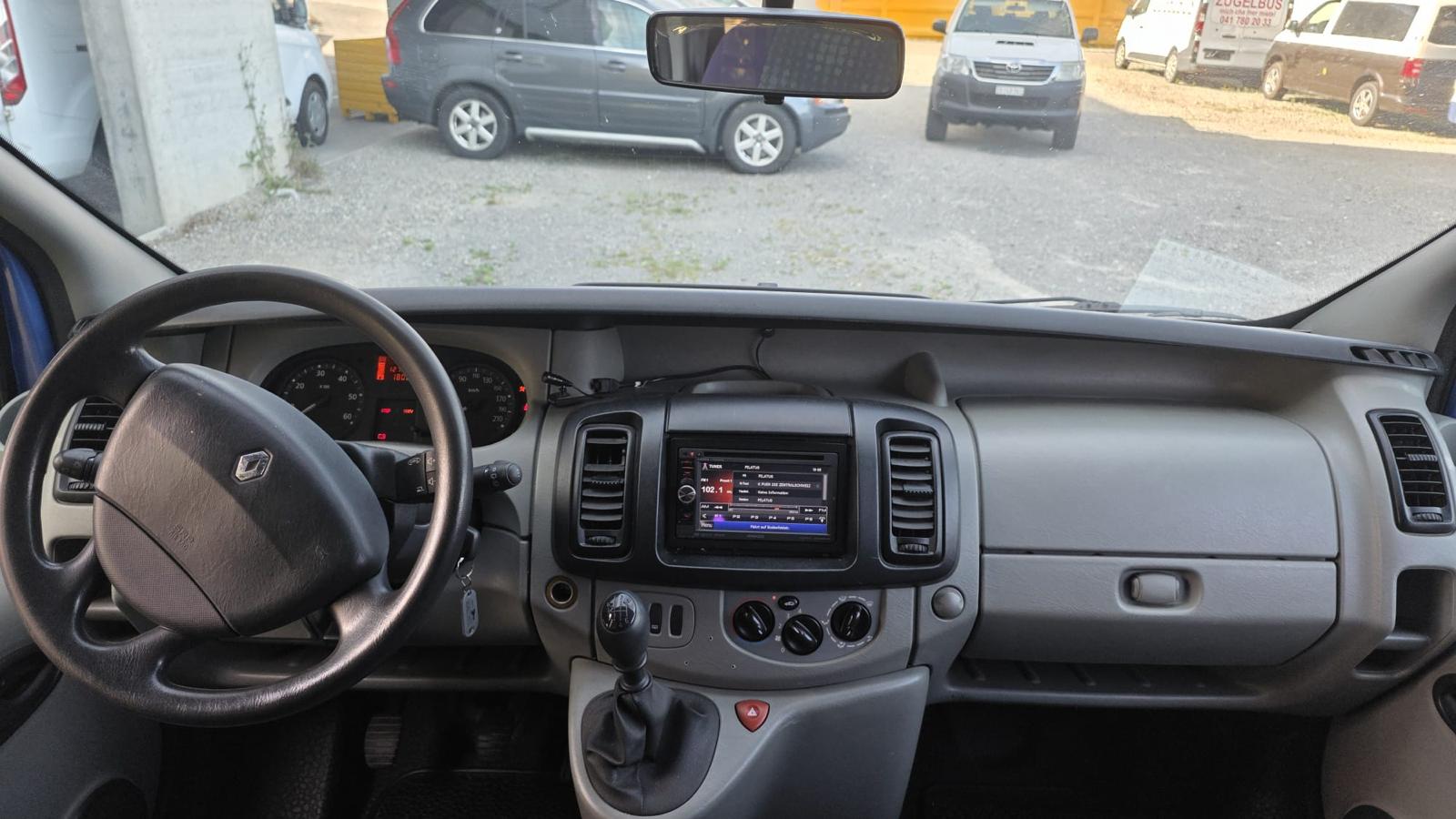 RENAULT Trafic 2.5 dCi 2.9t L1H1-image-4