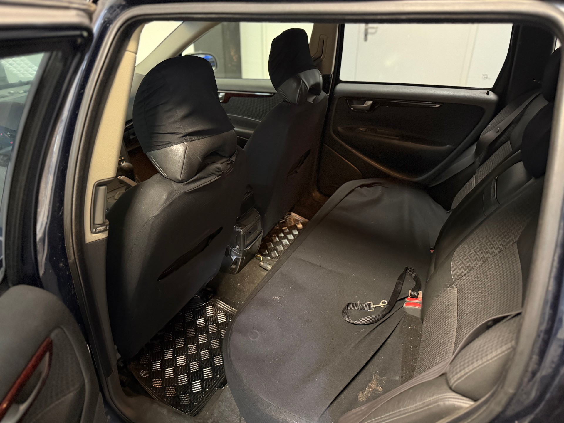 VOLVO V70 T5-image-19