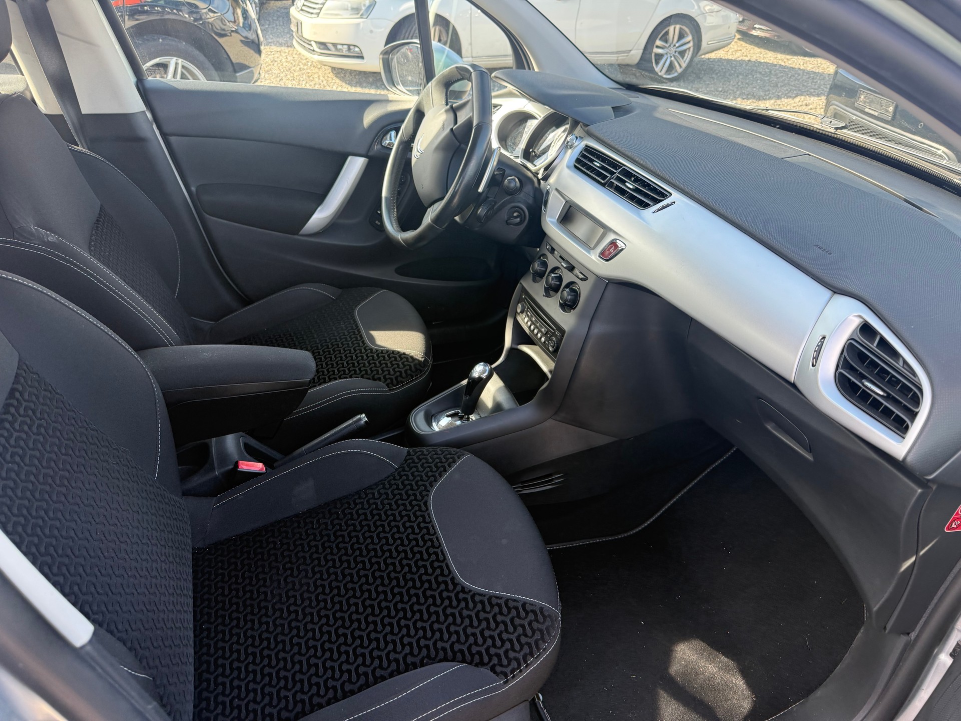 CITROEN C3 1.4i 16V Exclusive EGS5-image-4