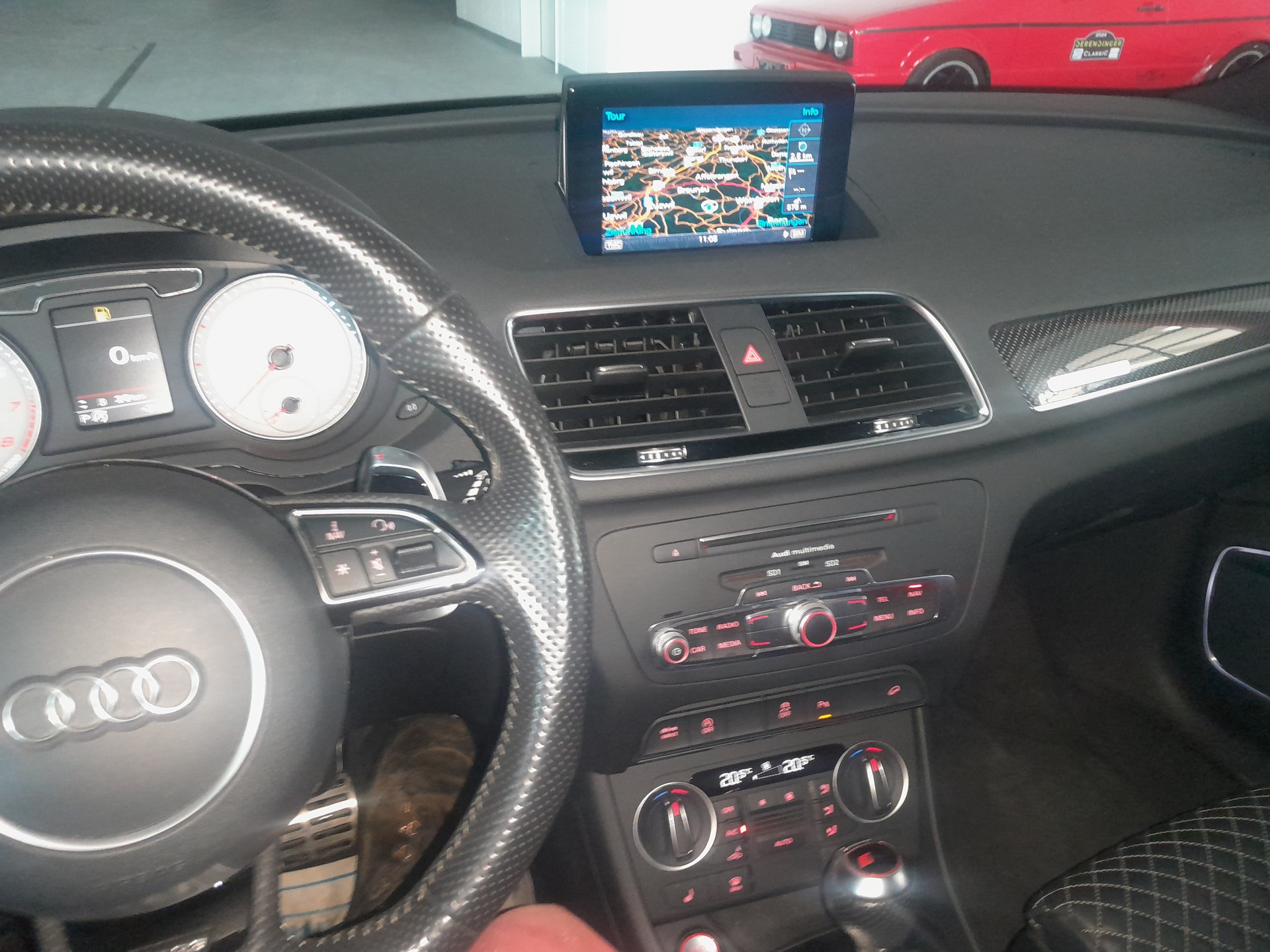 AUDI RS Q3 2.5 TFSI quattro S-tronic-image-2