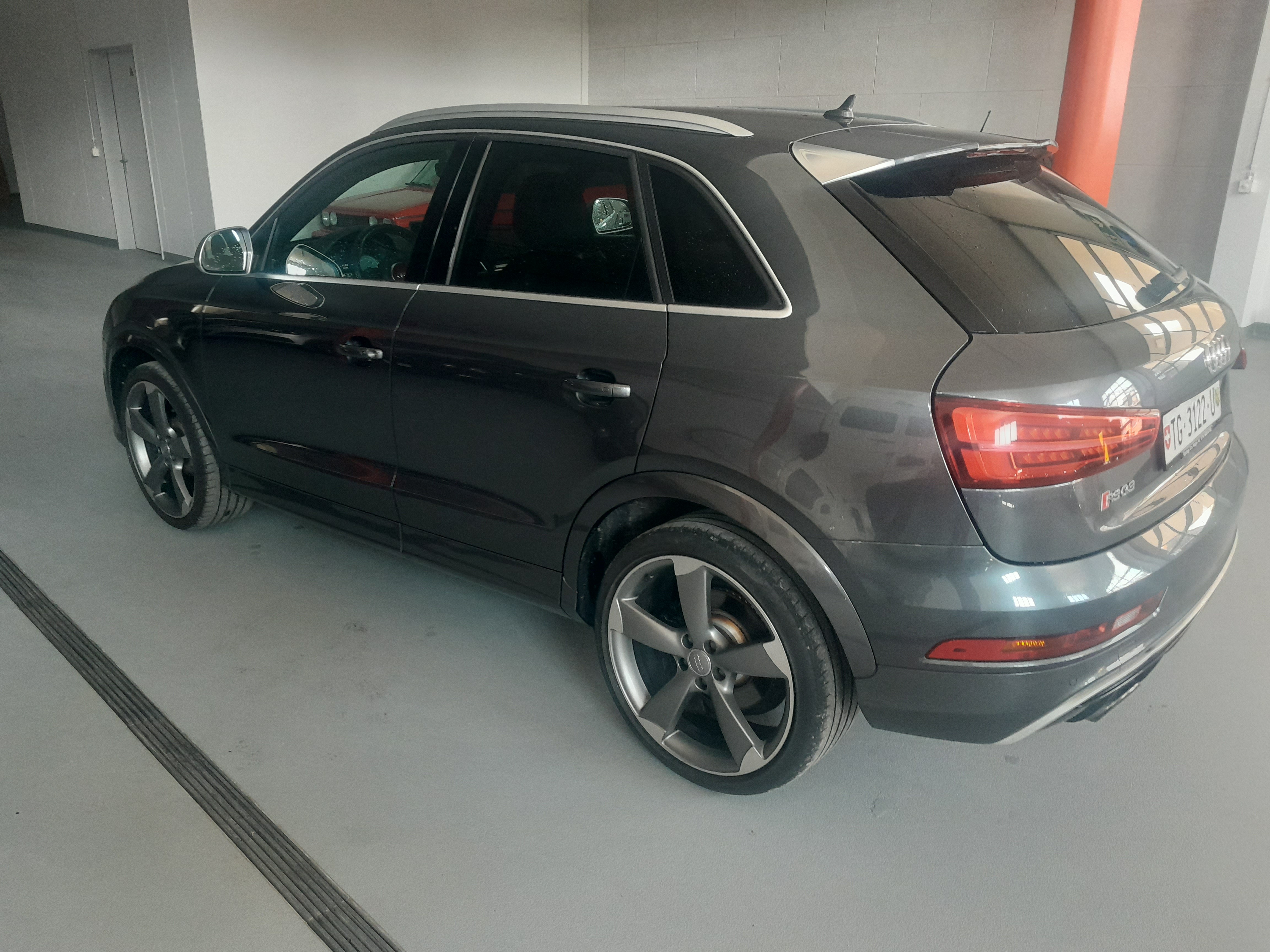 Car photo