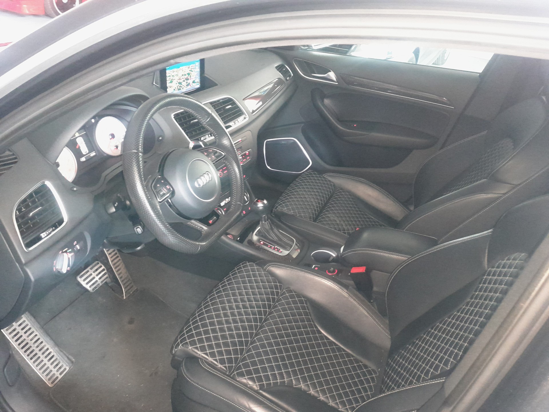 AUDI RS Q3 2.5 TFSI quattro S-tronic-image-8