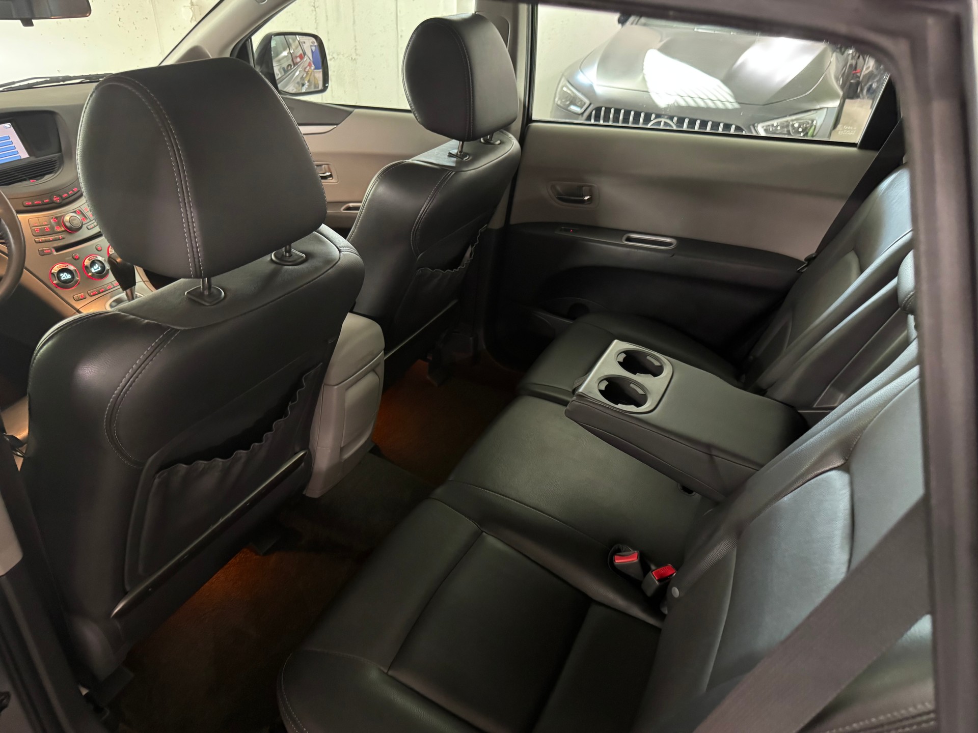 SUBARU Tribeca 3.6 AWD Executive-image-13