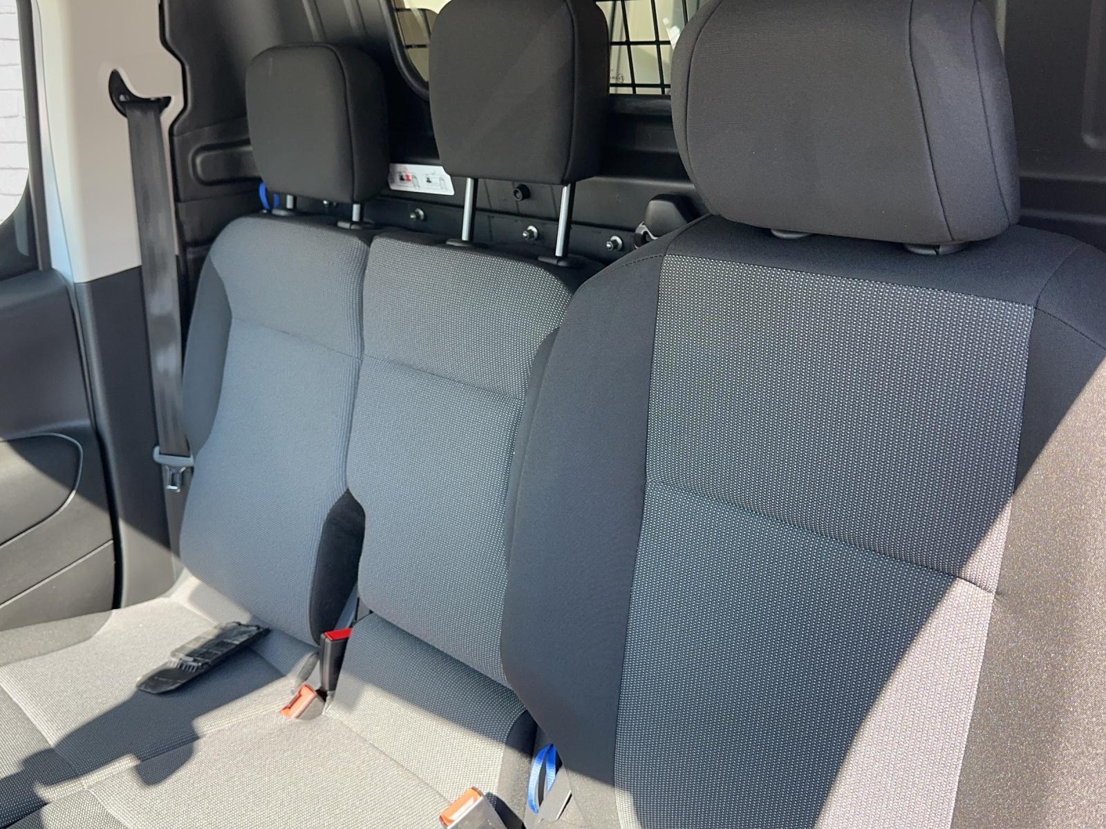 FIAT E-Doblo Kaw. L1 50 kWh Swiss Plus-image-5