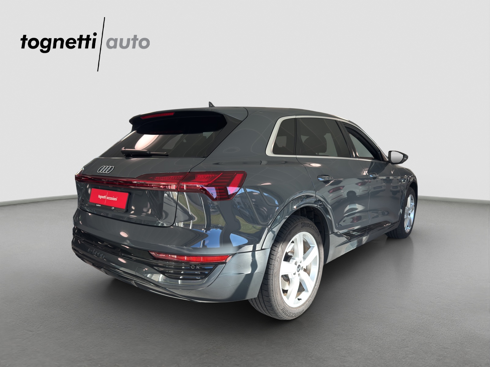 AUDI Q8 50 e-tron advanced quattro-image-3