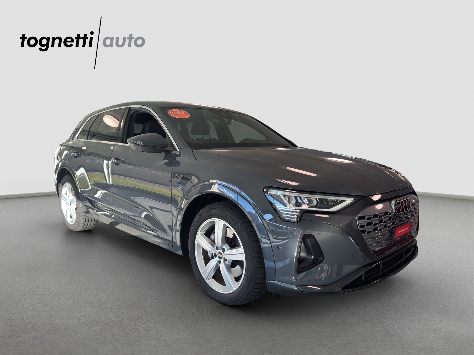 AUDI Q8 50 e-tron advanced quattro-image-1