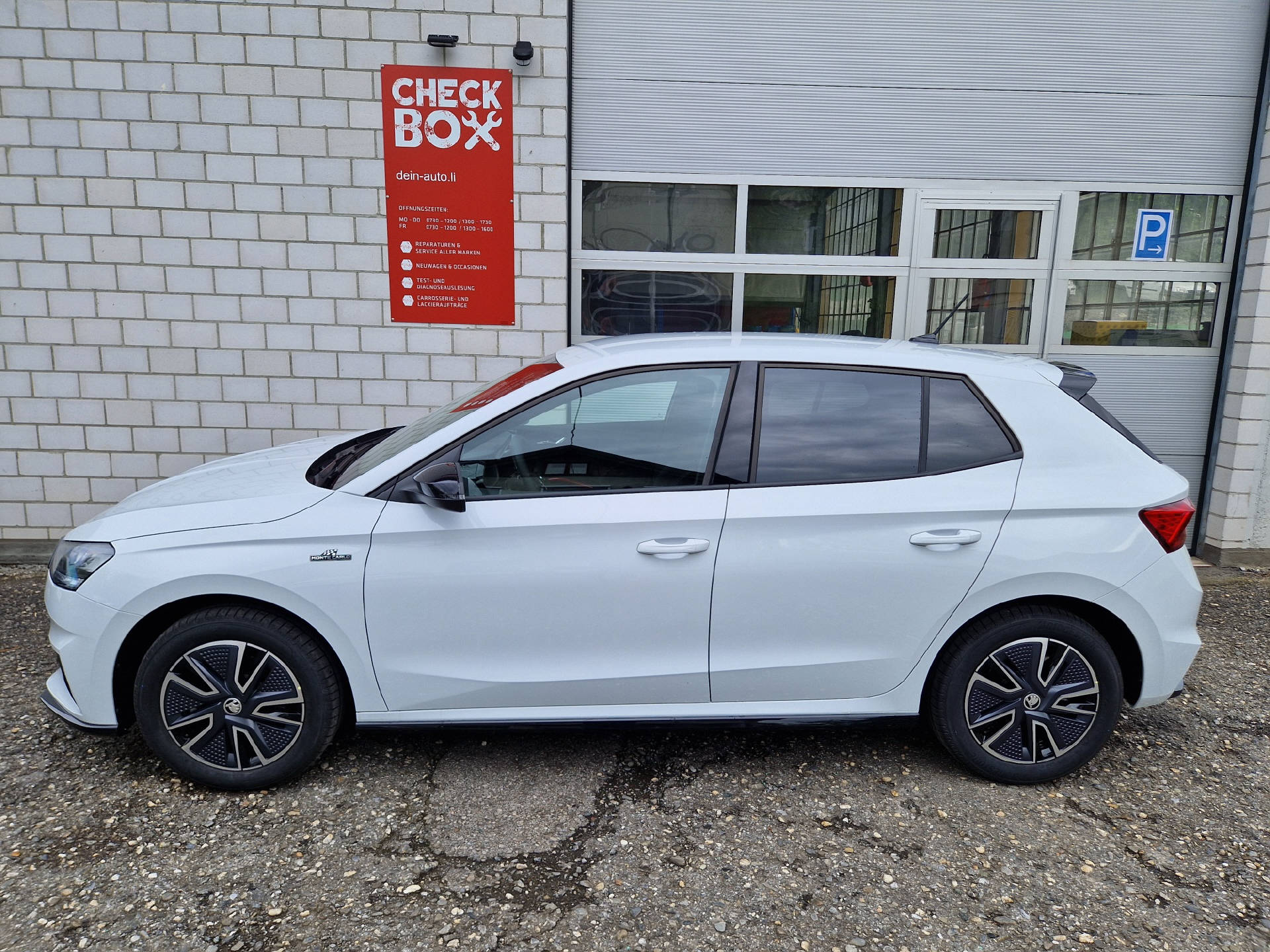 SKODA Fabia 1.0 TSI Monte Carlo DSG-showroom-element-3