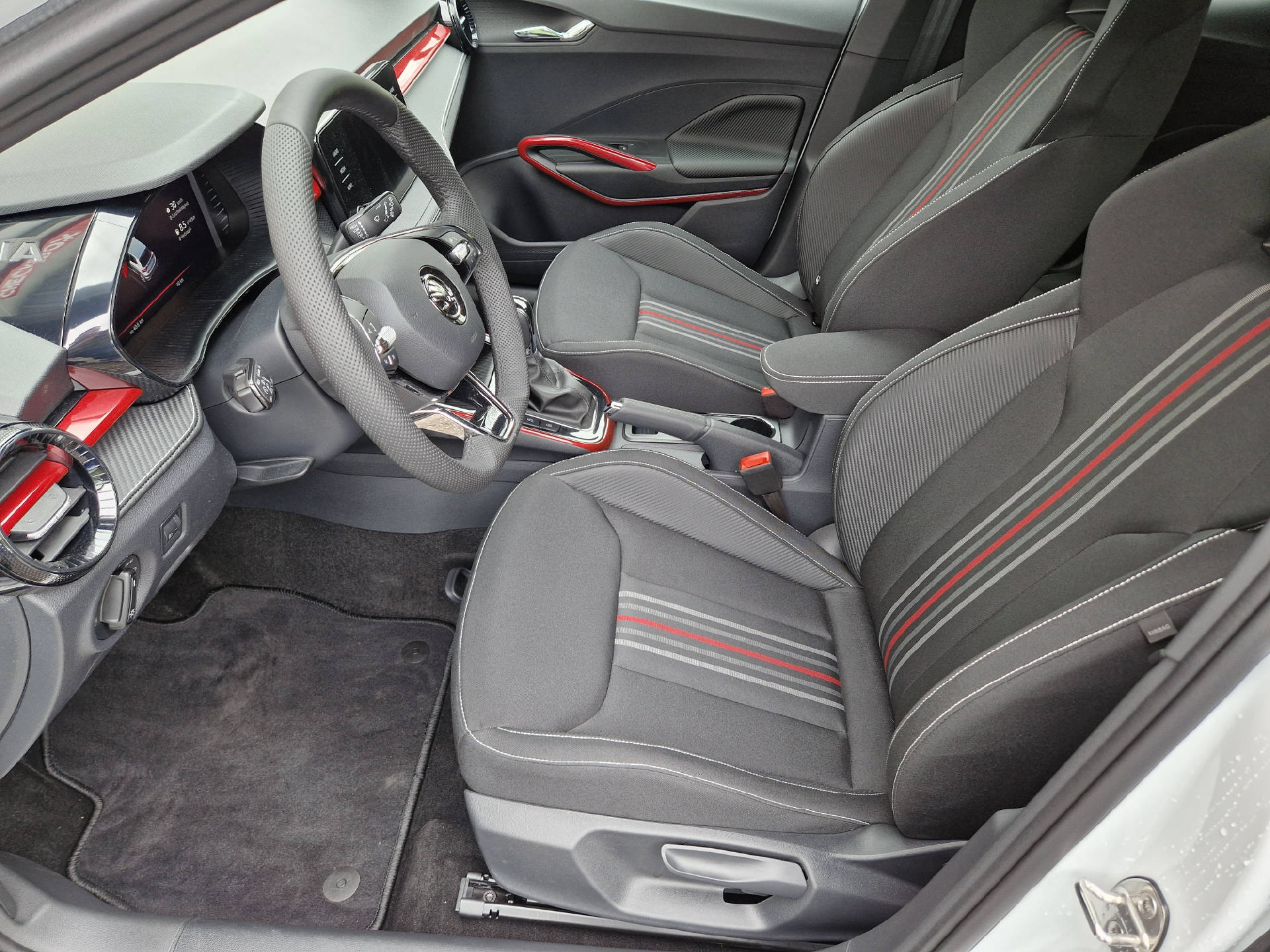 SKODA Fabia 1.0 TSI Monte Carlo DSG-image-8
