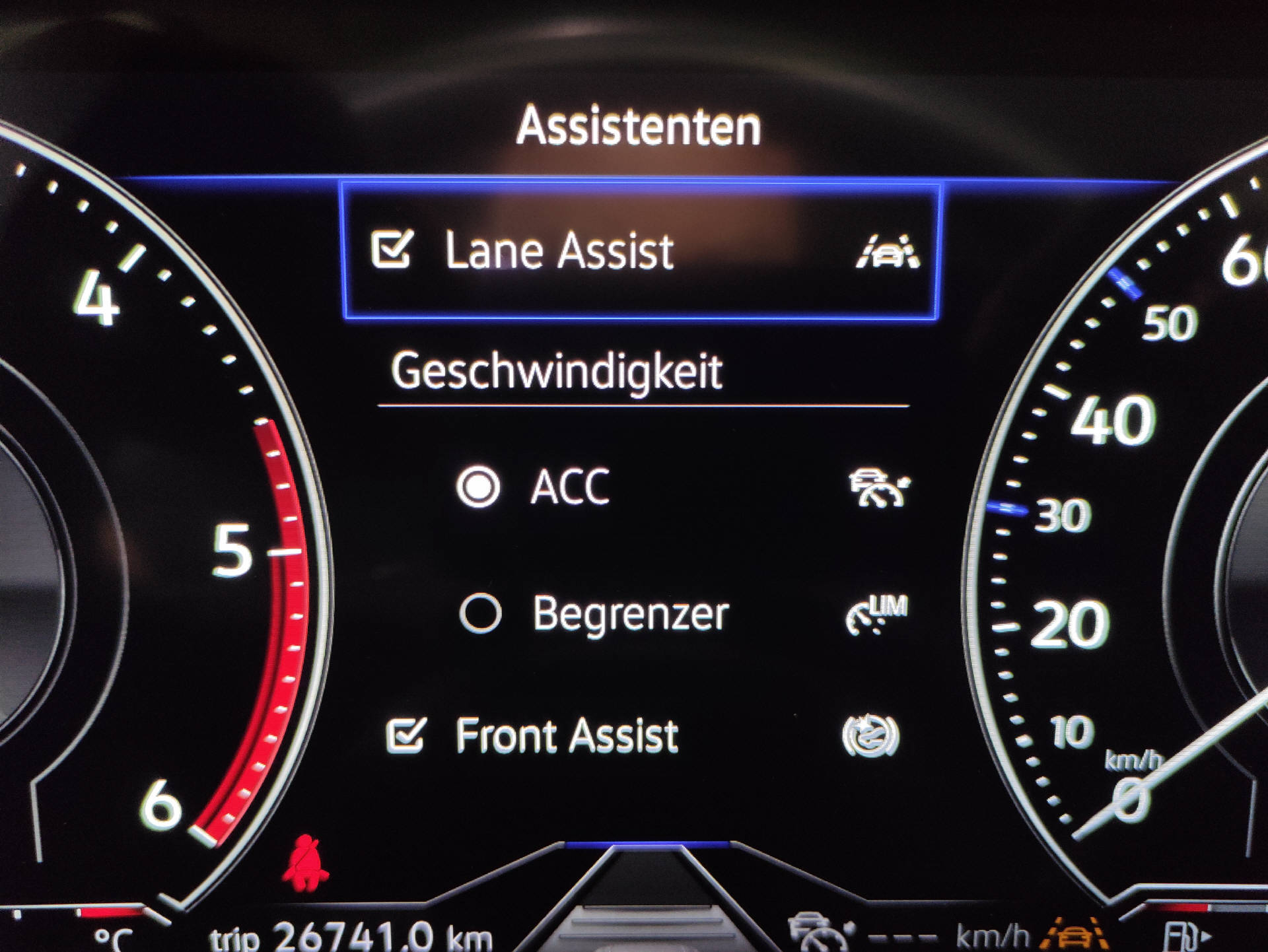 VW Touareg 3.0 V6 TDI Atmosphere-image-6
