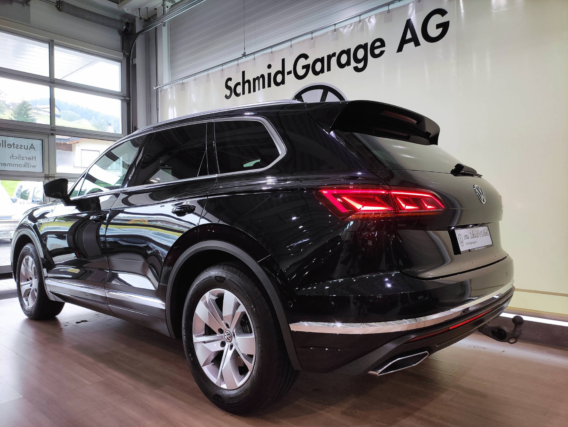 VW Touareg 3.0 V6 TDI Atmosphere-image-15