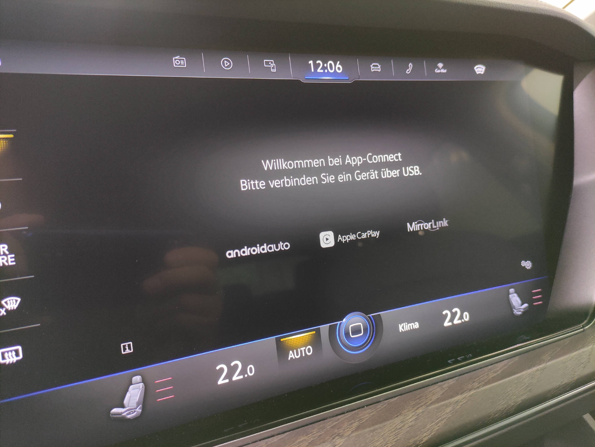 VW Touareg 3.0 V6 TDI Atmosphere-image-7