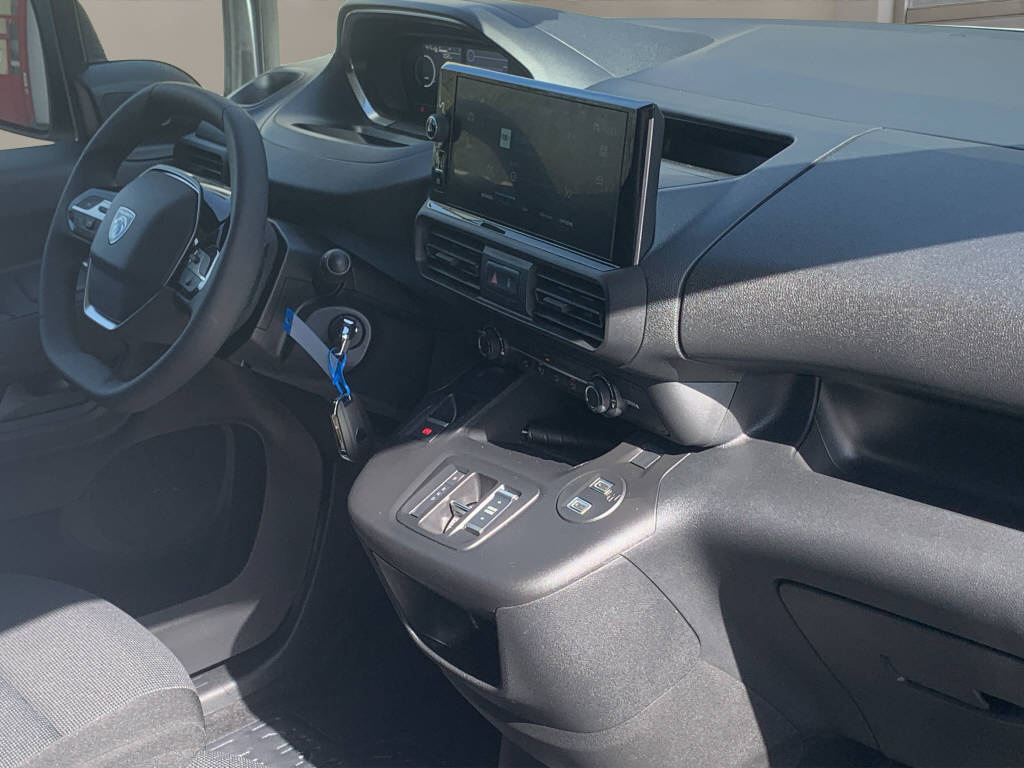 PEUGEOT Partner Fourgon 800 Standard Électrique 136ch-image-7