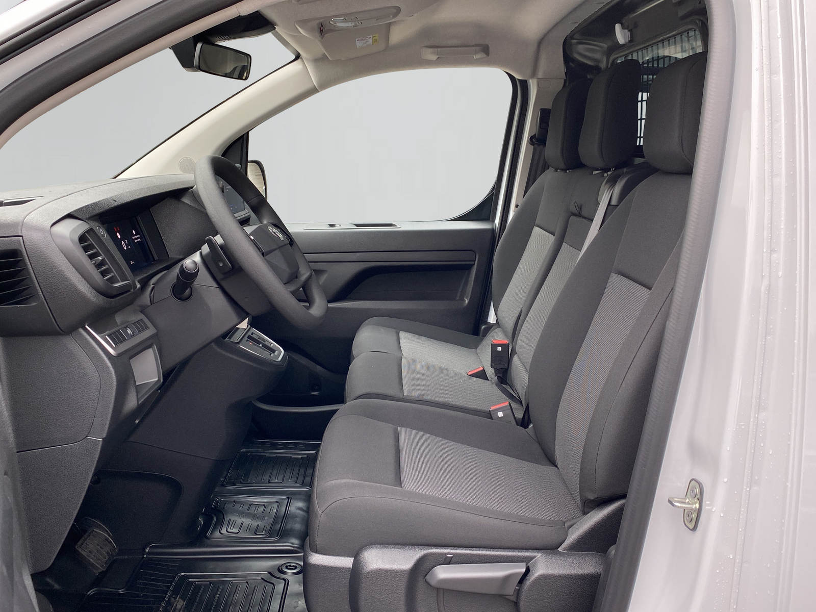 TOYOTA PROACE Van L2 2.0 D Advanced-image-11