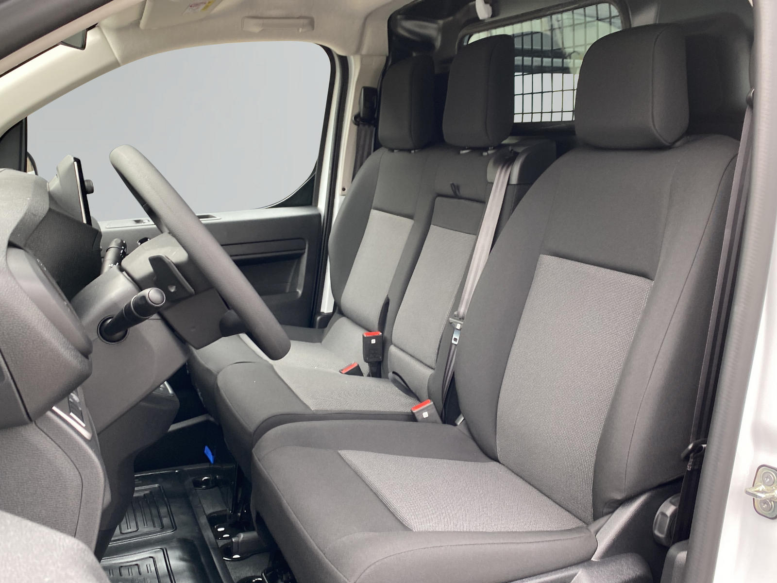 TOYOTA PROACE Van L2 2.0 D Advanced-image-14
