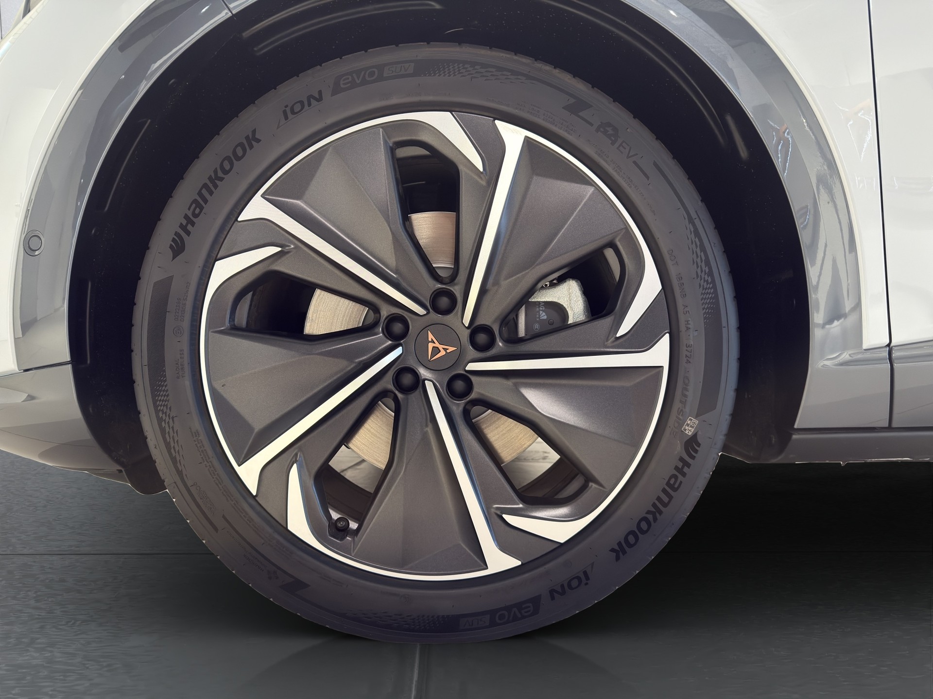 CUPRA Tavascan Type 8 77 kWh VZ-image-10