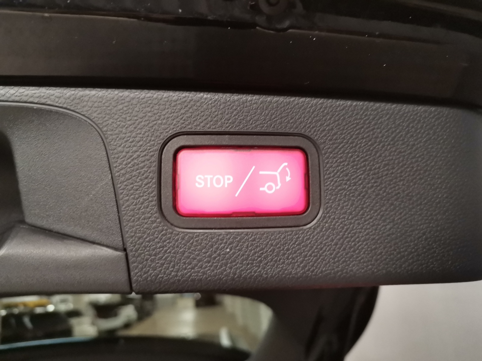 MERCEDES-BENZ GLC 350 e 4 Matic-image-11